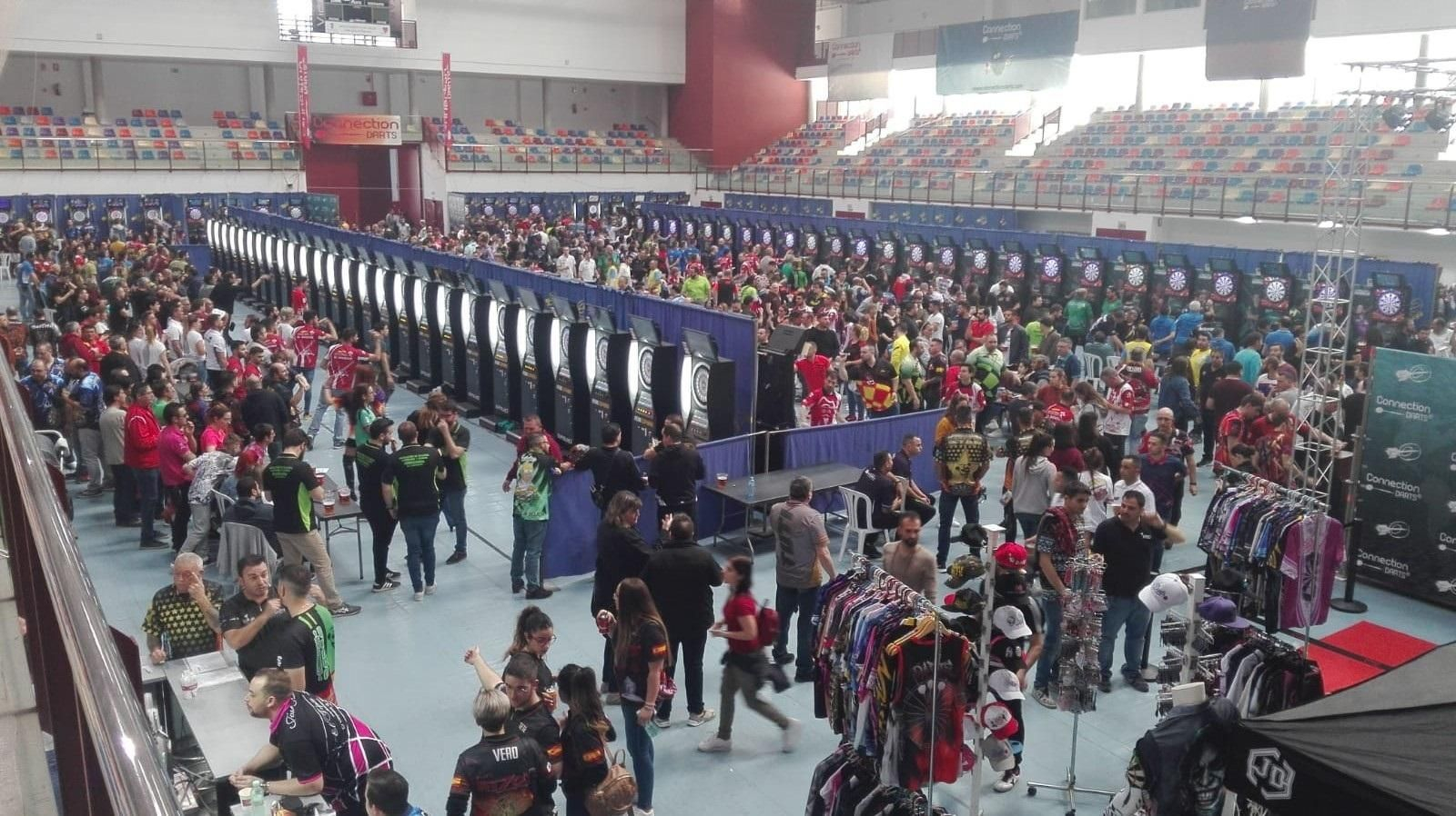 Los campeonatos nacionales de dardos electrónicos congregan en Vícar a cerca de 5.000 jugadores