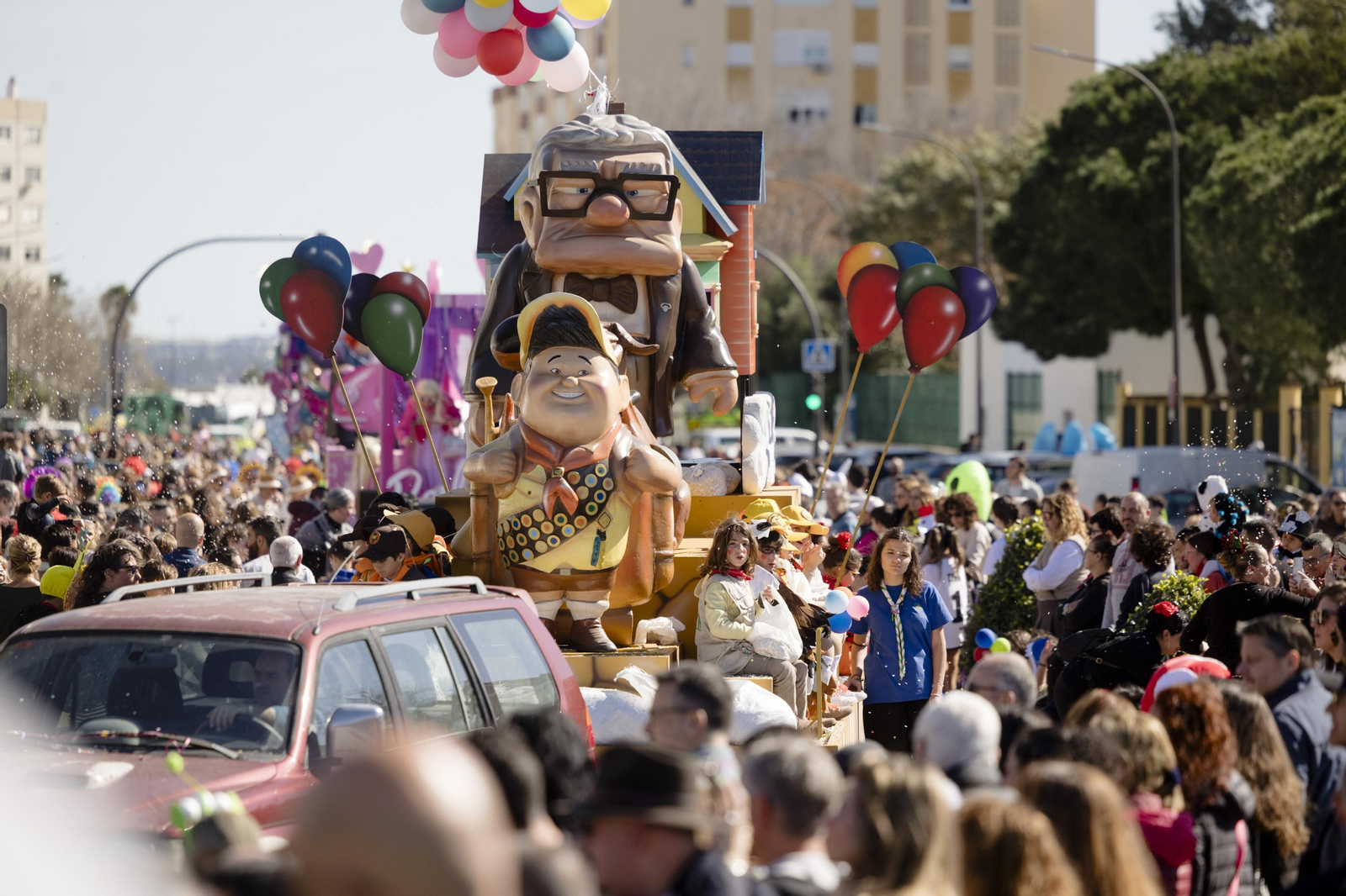 Búscate en las imágenes de la cabalgata de carnaval de San Fernando