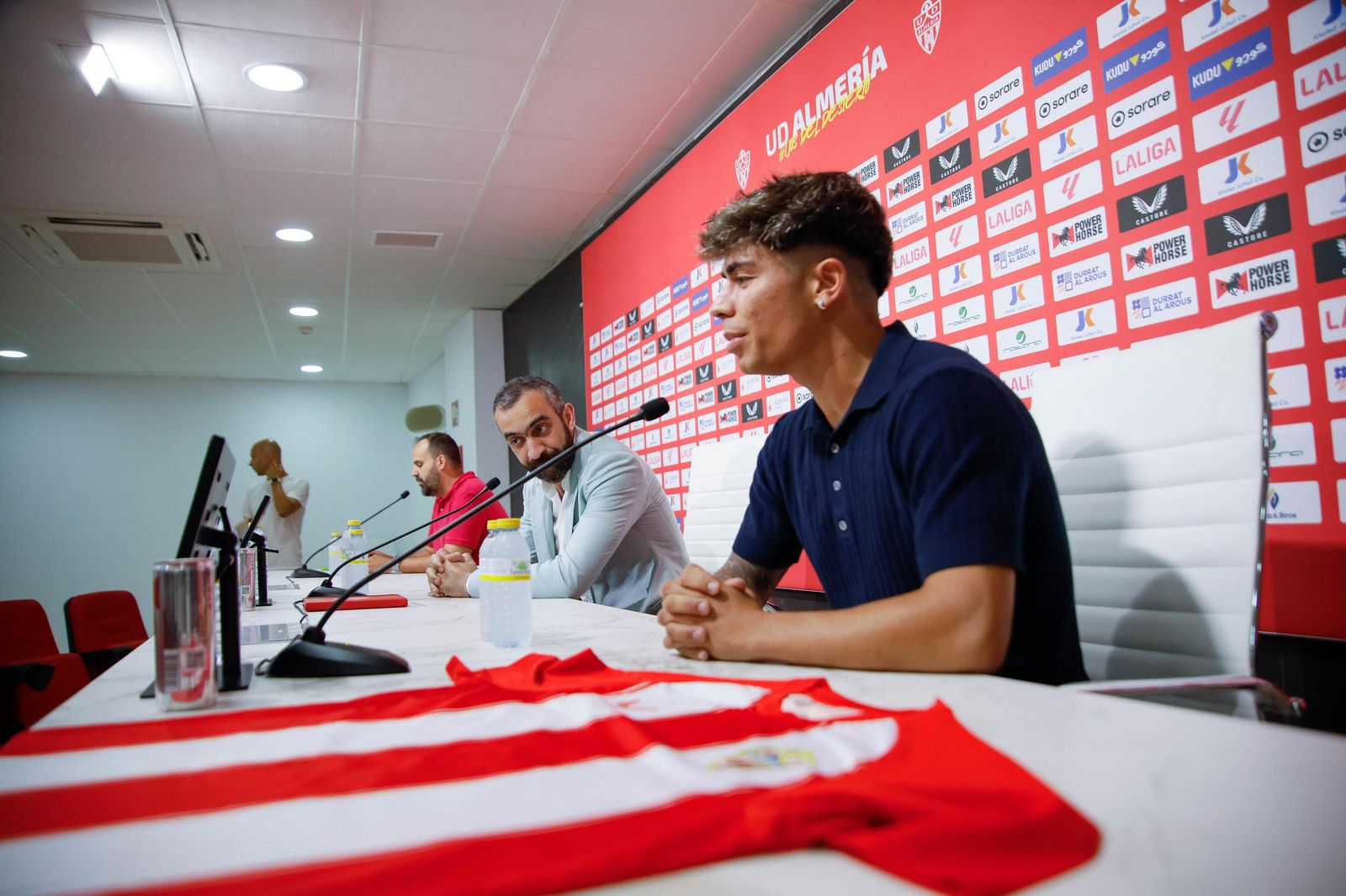 Presentación de Nico Melamed como nuevo jugador de la UDA, en imágenes