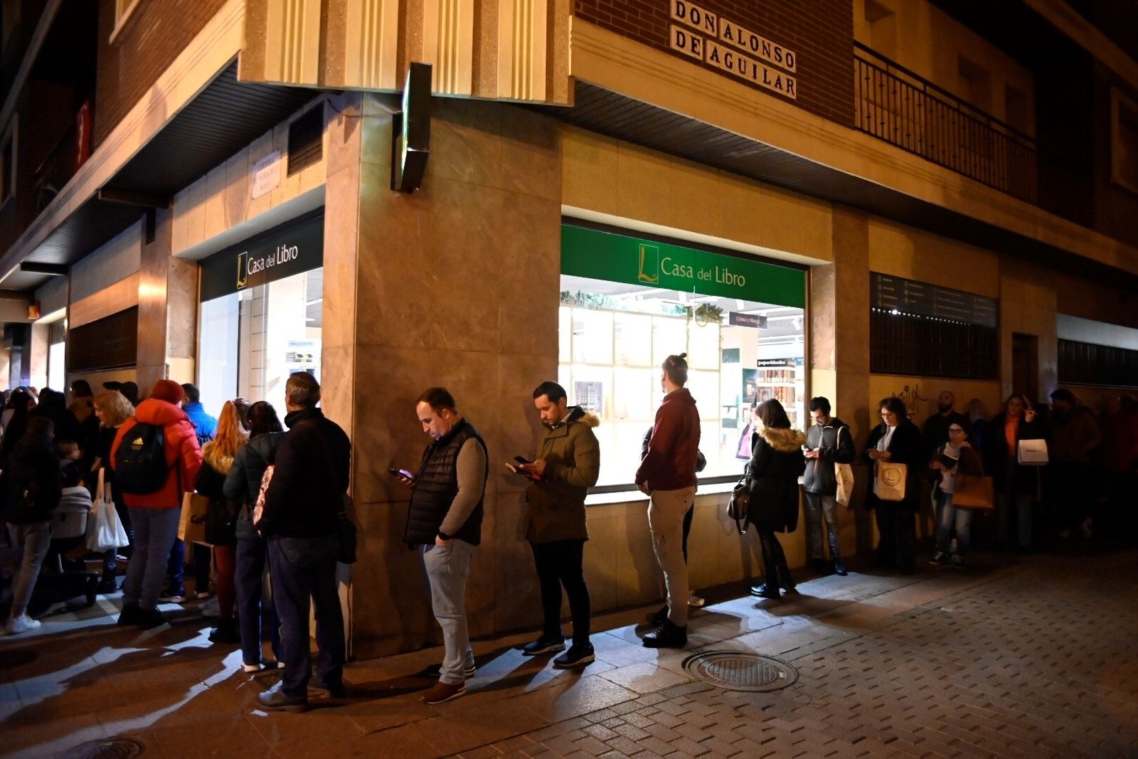 La firma de libros de Ángel Martín en Córdoba, en imágenes