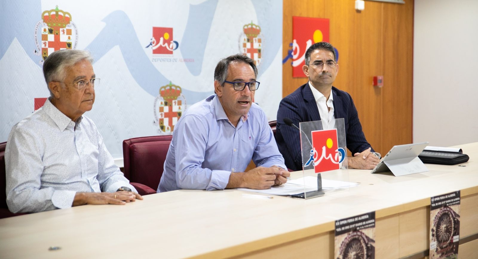 El concejal Juanjo Segura acompañado por José Salamanca y Antonio Cortés durante la presentación oficial del evento.