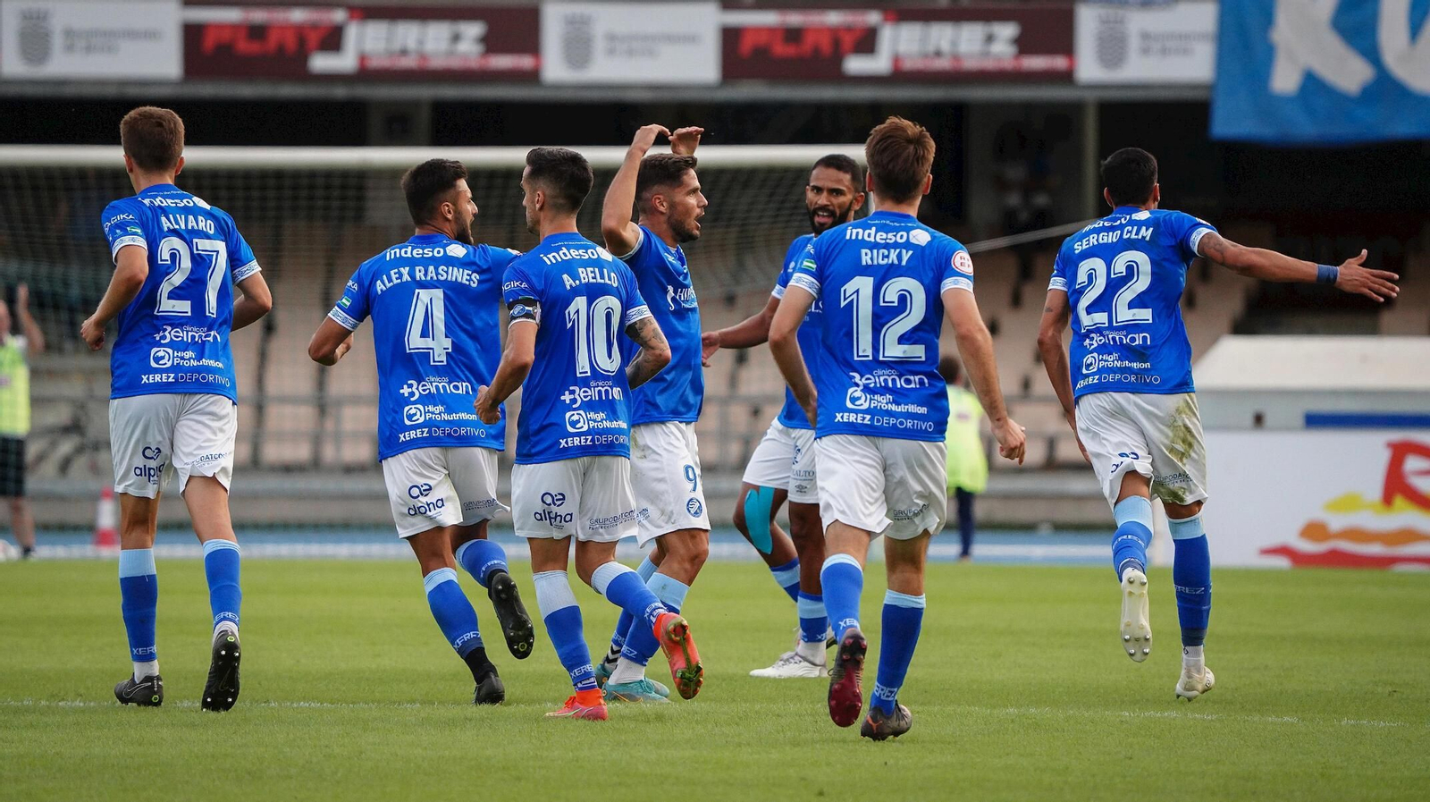 Los jugadores del Xerez DFC celebran un gol la temporada pasada en Chapín.