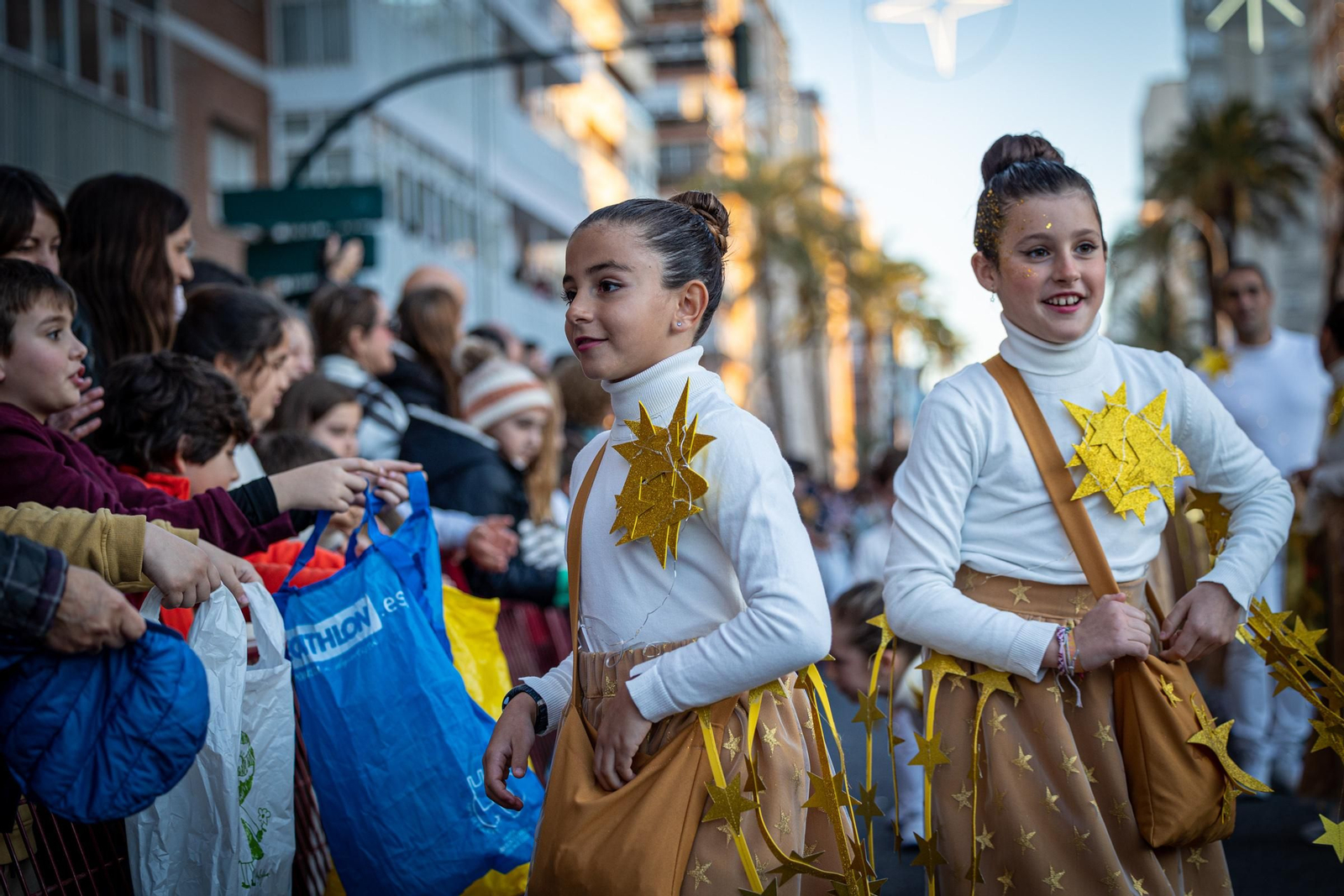 Todas las imágenes de la cabalgata de los Reyes Magos en Cádiz