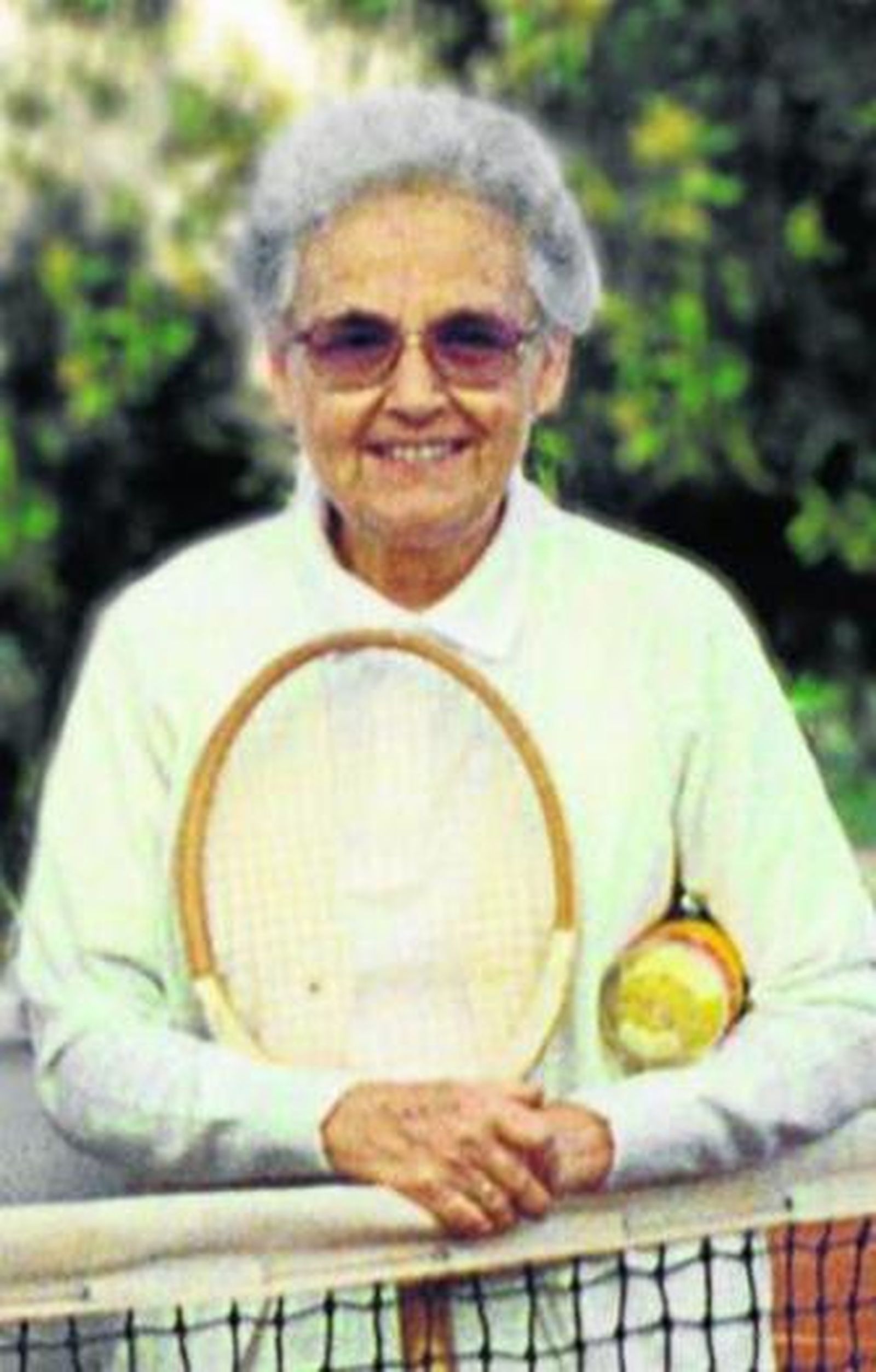 La veterana deportista nunca abandonó la raqueta.
