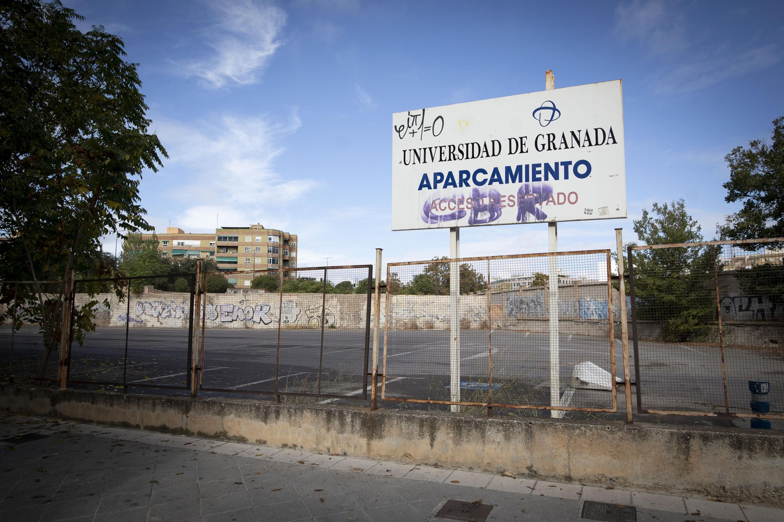 Parte de la parcela de la que era copropietaria la UGR.