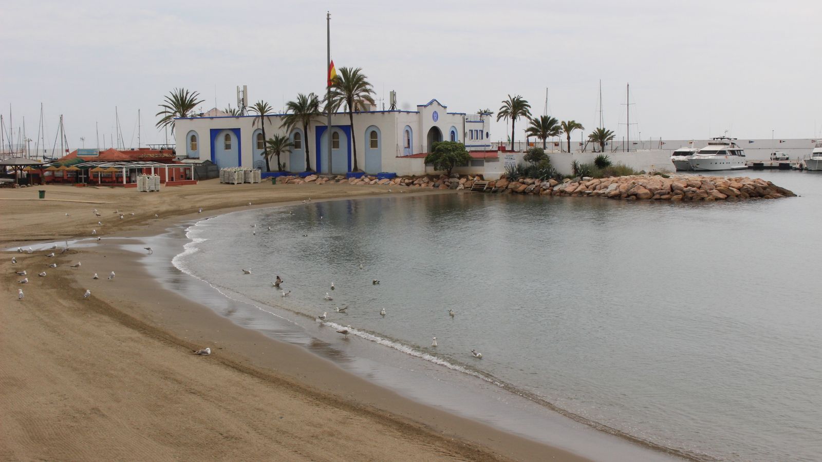 La céntrica playa de El Faro, en Marbella.