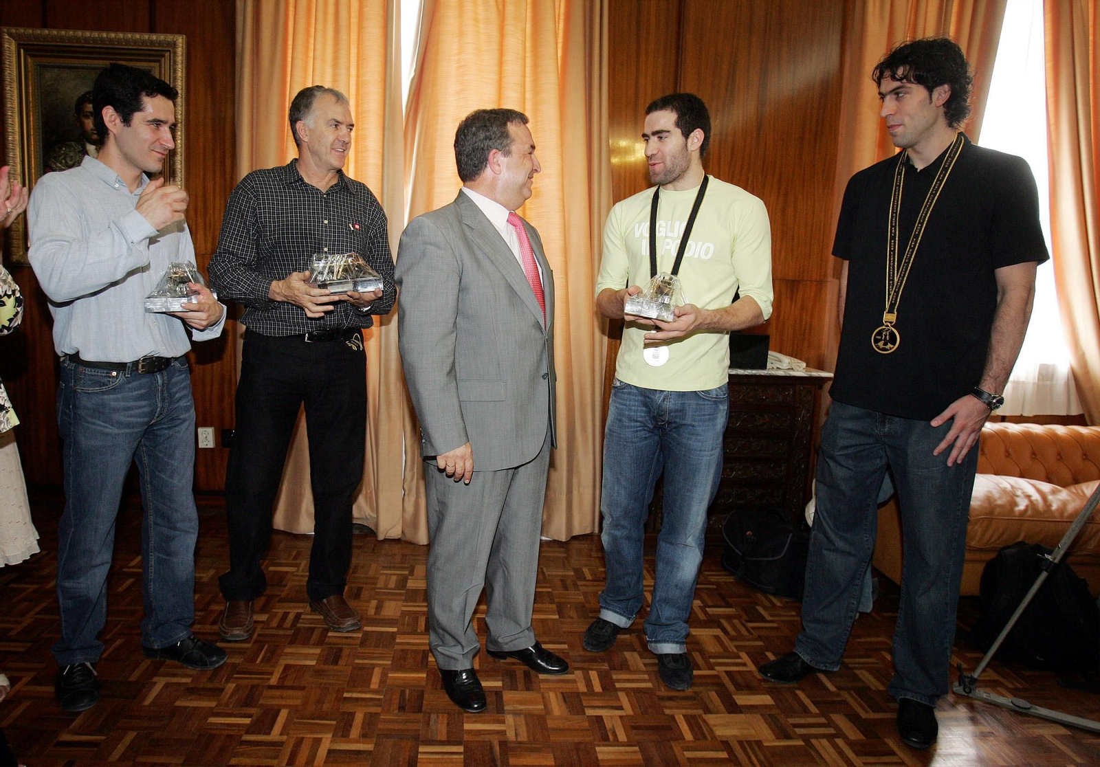 La carrera de Carlos Cabezas, en fotos