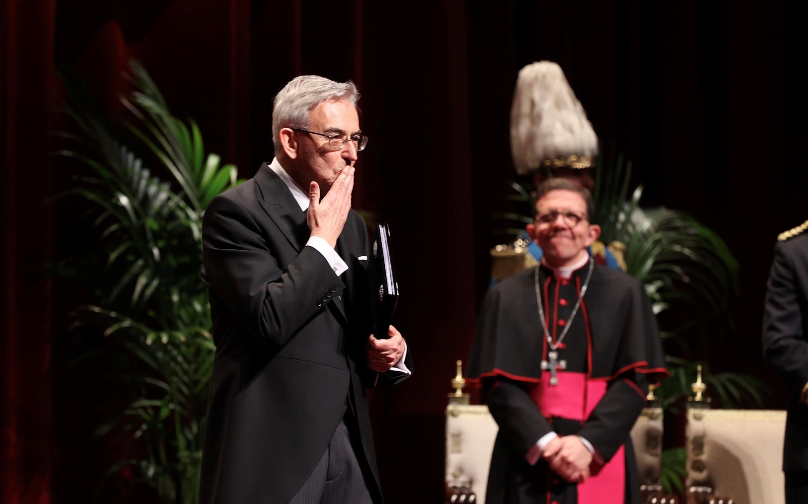 Las imágenes del pregón de la Semana Santa de Sevilla con José Joaquín León