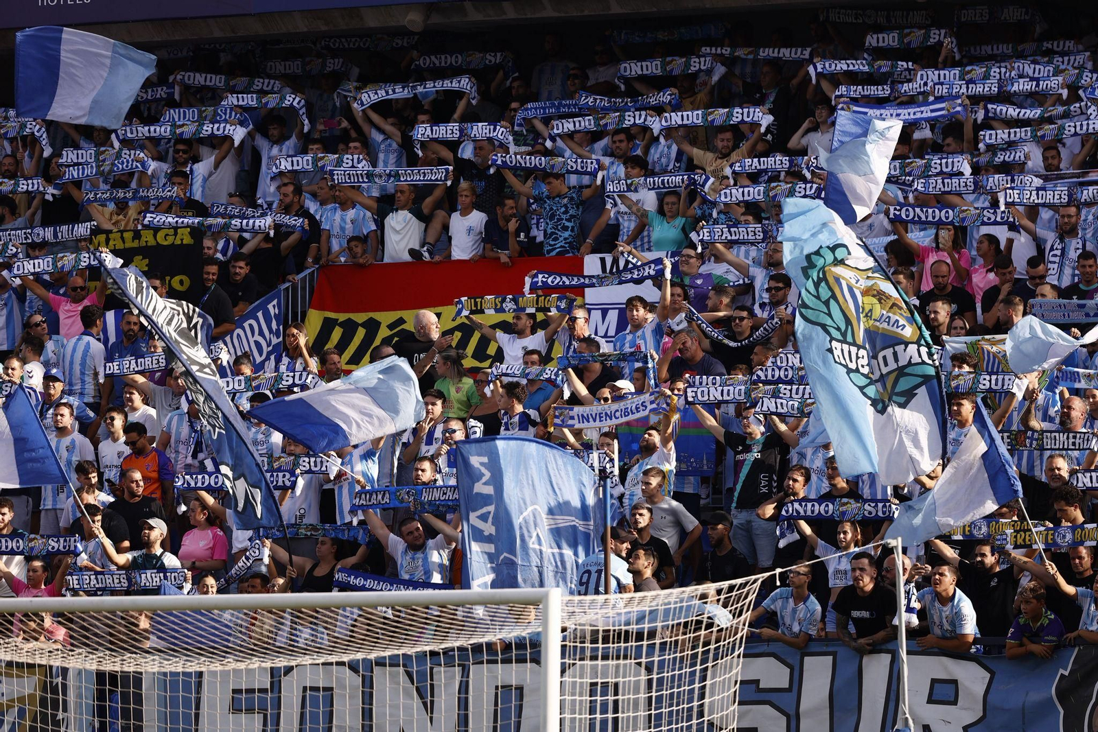 Búscate en las gradas de La Rosaleda durante el Málaga-Cádiz