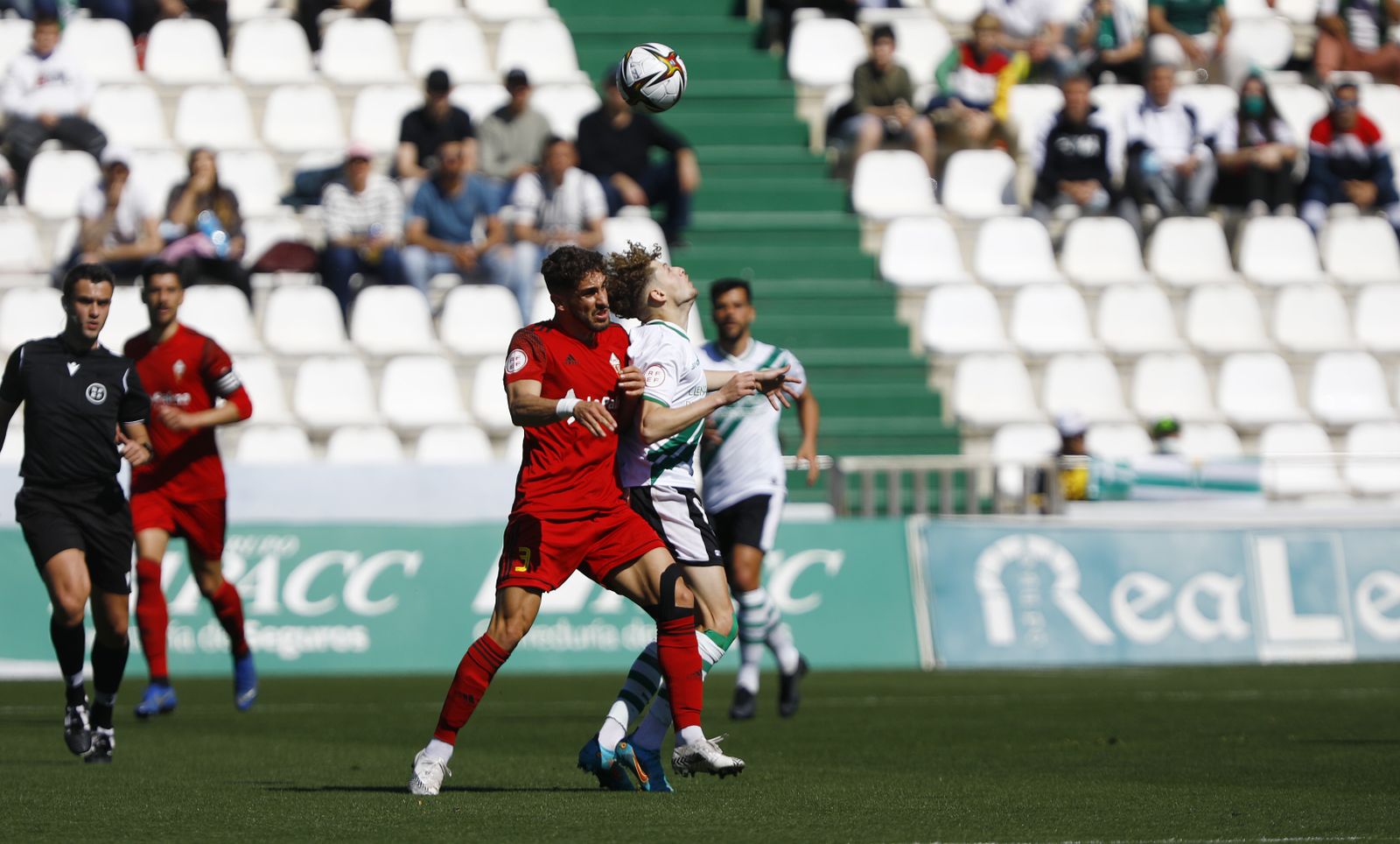 La victoria del Córdoba CF ante el Mensajero, en imágenes