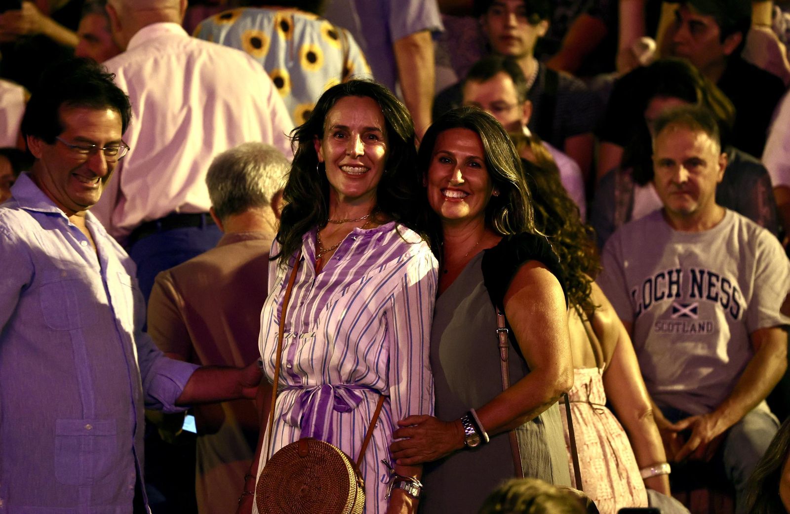 Búscate en el concierto de Hombres G