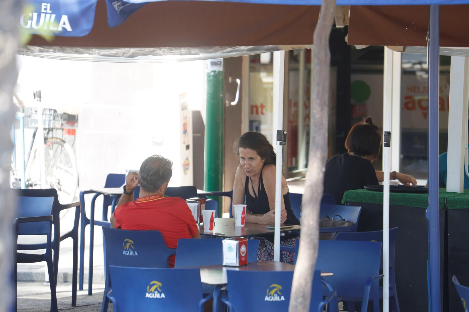 Un paseo en imágenes por el barrio cordobés de Cañero en un día de verano