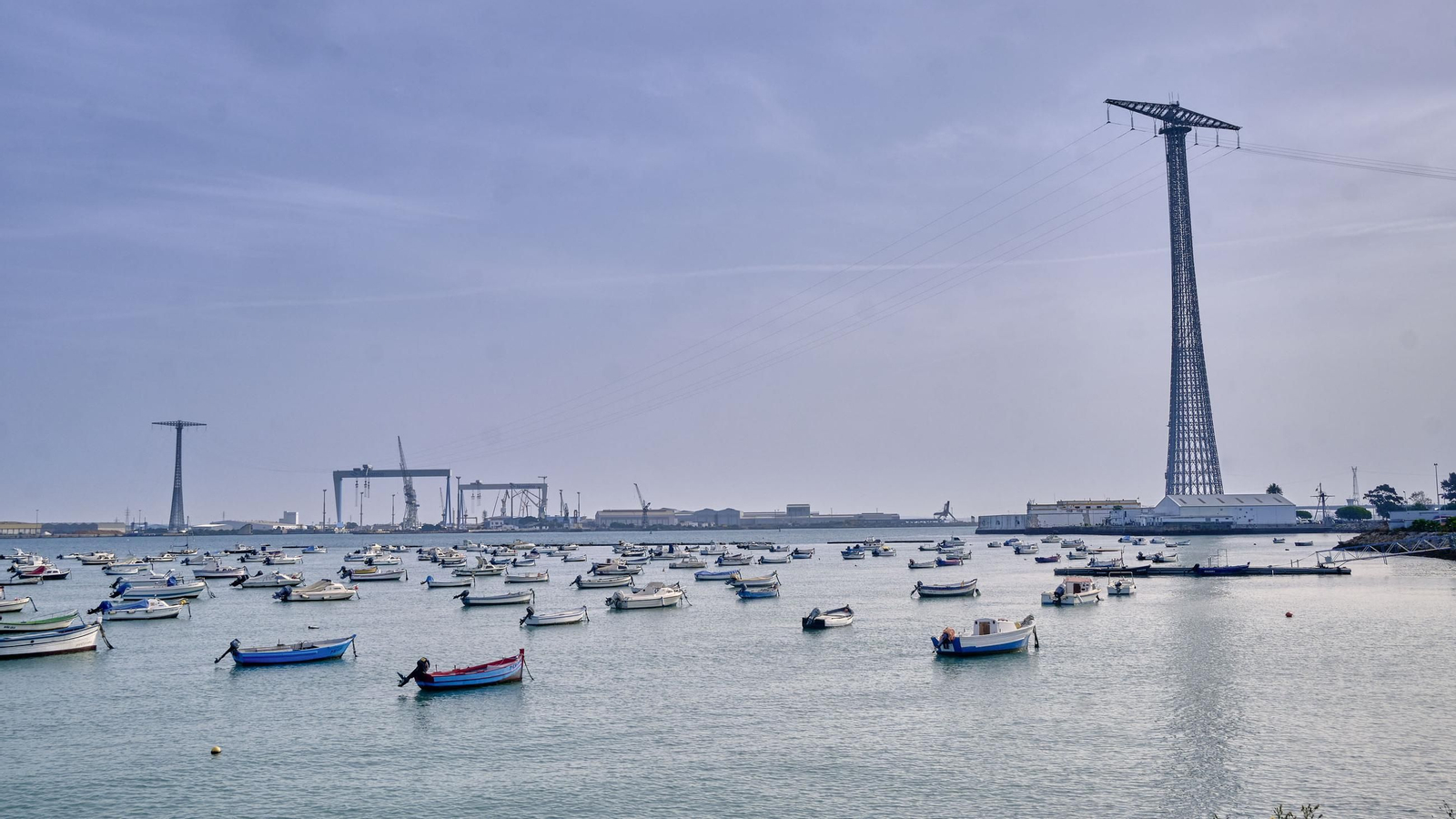 Las torres eléctricas de Cádiz capital