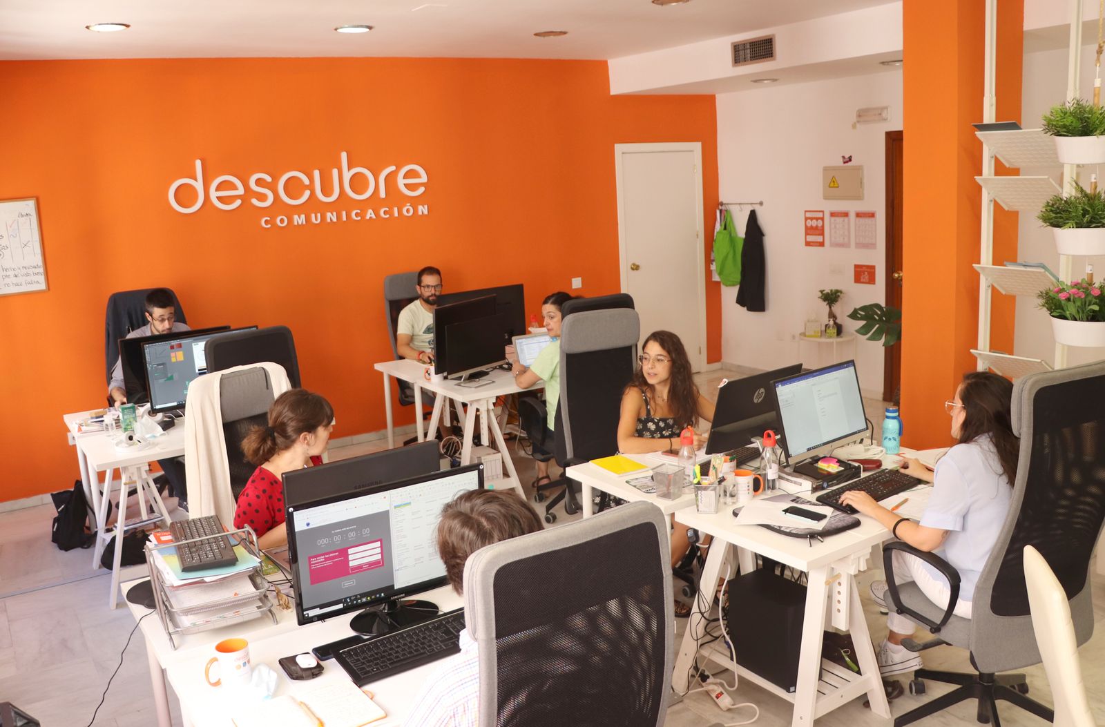 Oficina de la agencia Descubre Comunicación, en Nervión.