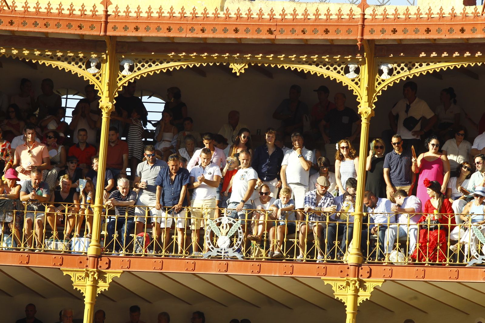Imágenes del ambiente de la corrida de toros de la Feria de Almería