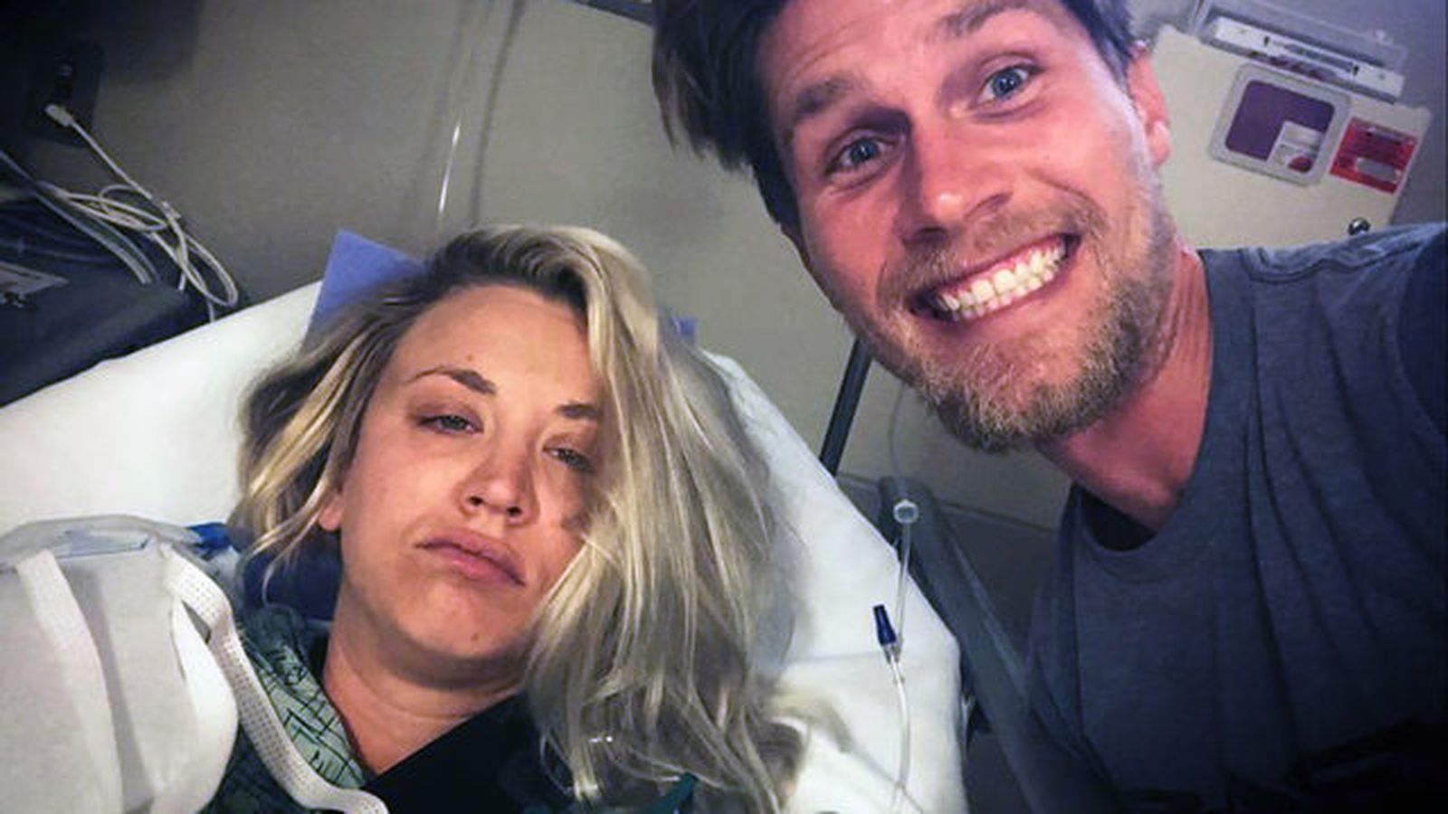 La foto que ha compartido la pareja Cuoco-Cook con motivo de la operación