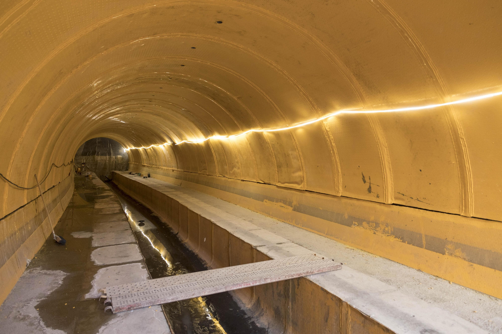 La renovación del gran colector de Sevilla, en imágenes