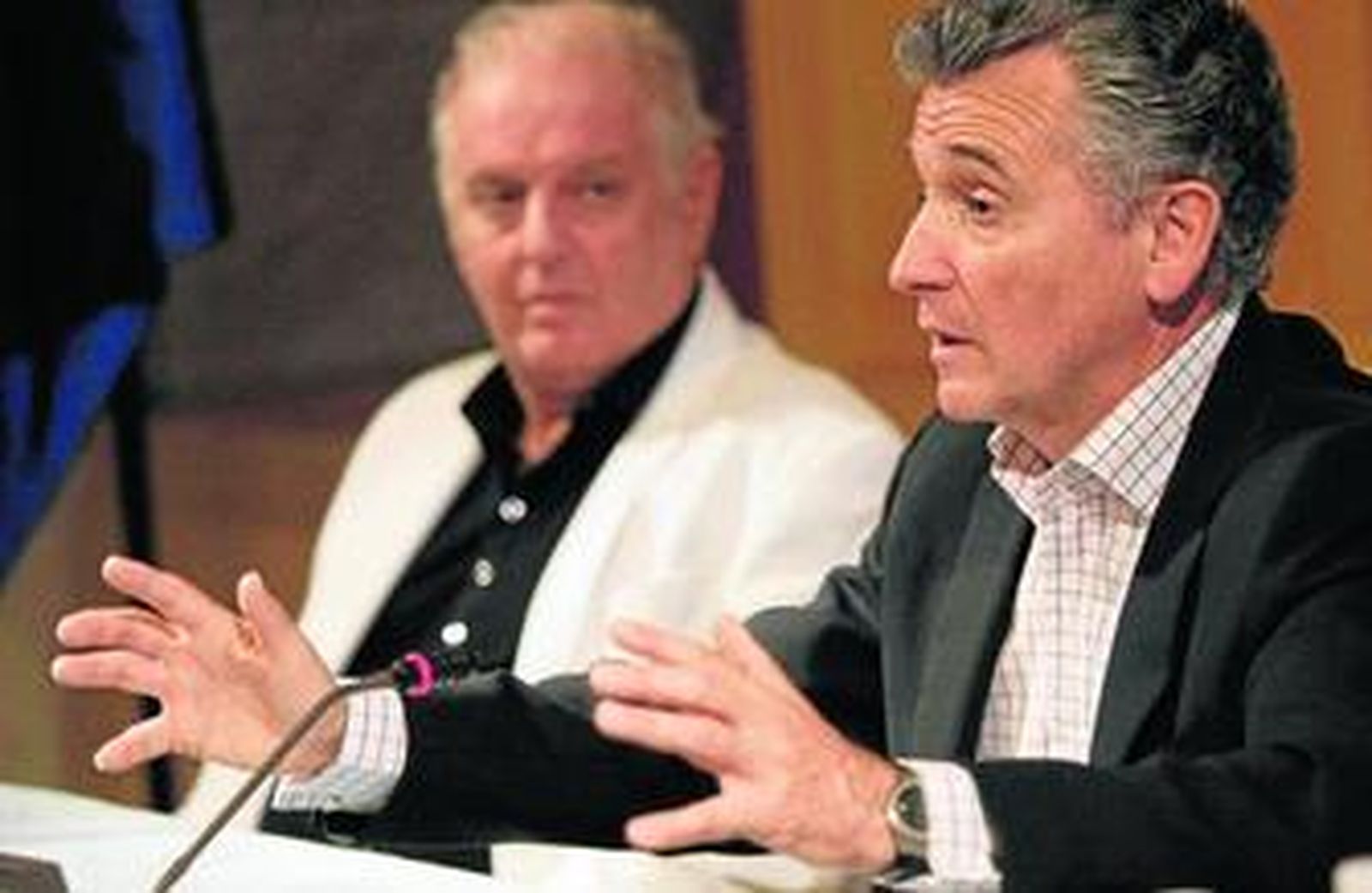 El consejero de Cultura de la Junta de Andalucía, Paulino Plata, ayer en Granada junto a Daniel Barenboim.