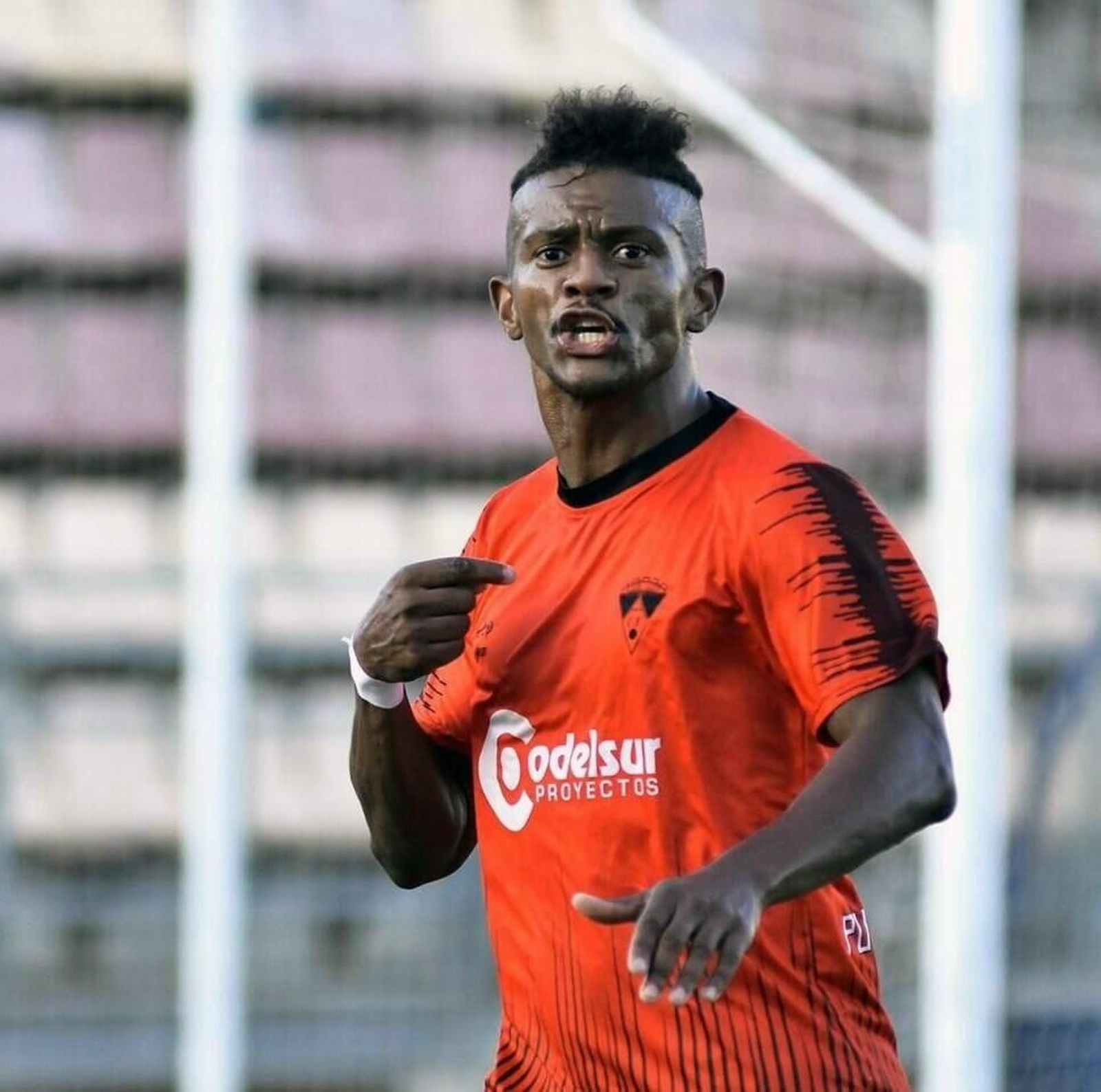 Casiano anotó los dos tantos que le dieron el triunfo al Ayamonte ante el Rociana.