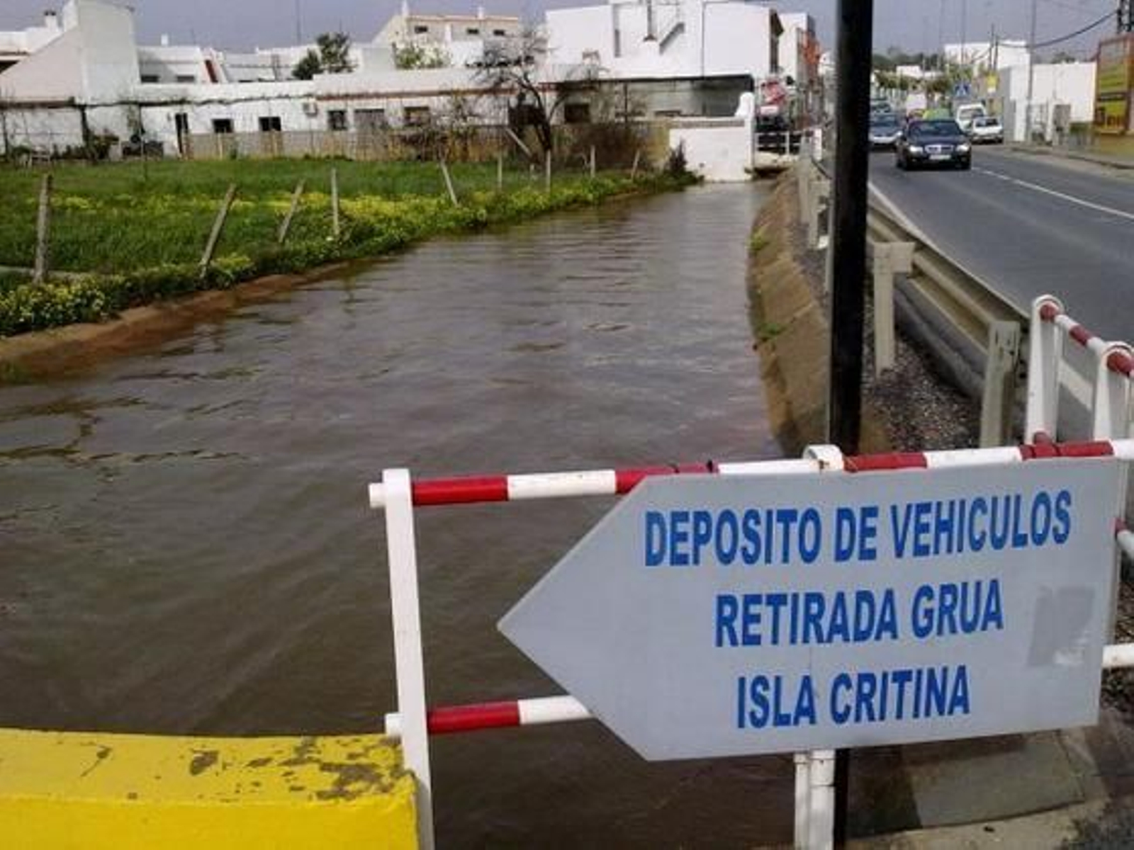 La crecida de los ríos provoca numerosas inundaciones en Huelva. / Reportaje fotográfico de Correa y Espinosa.
