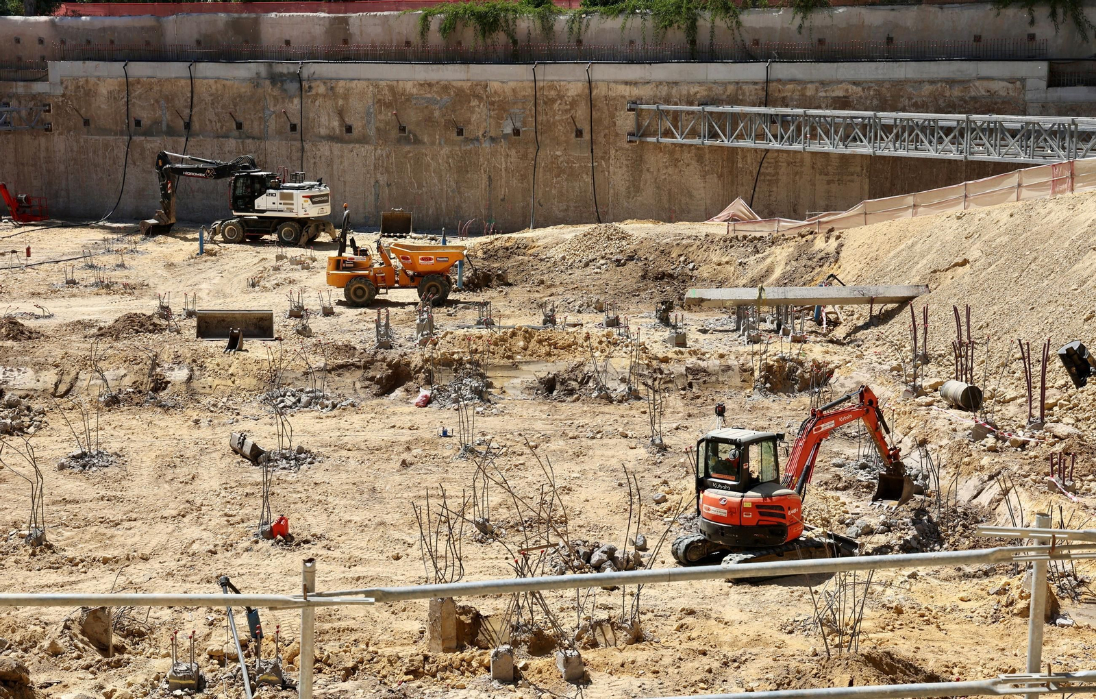 Las obras en la antigua fábrica de tabacos de Altadis, en imágenes