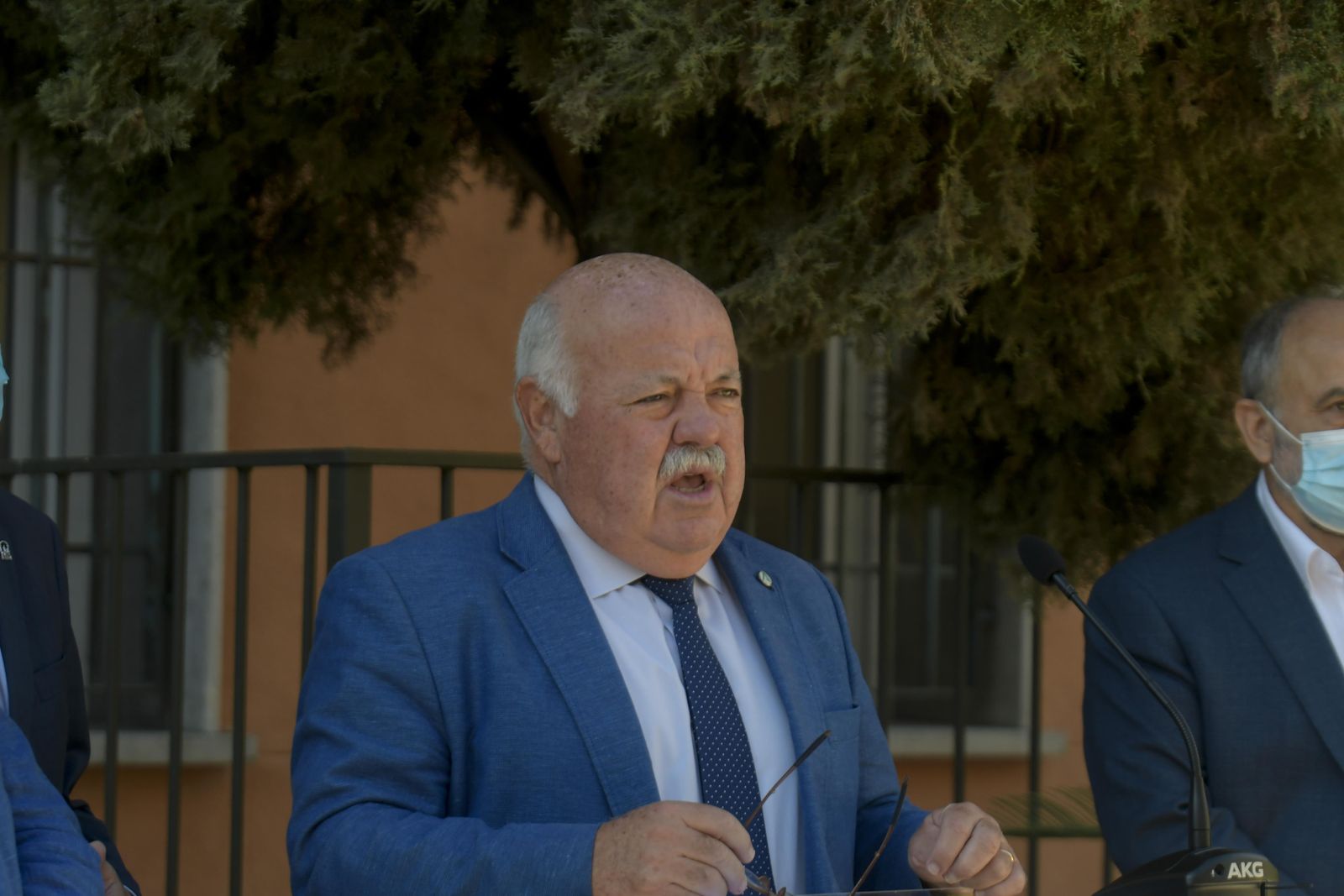 El consejero de Salud y Familias de la Junta de Andalucía, Jesús Aguirre