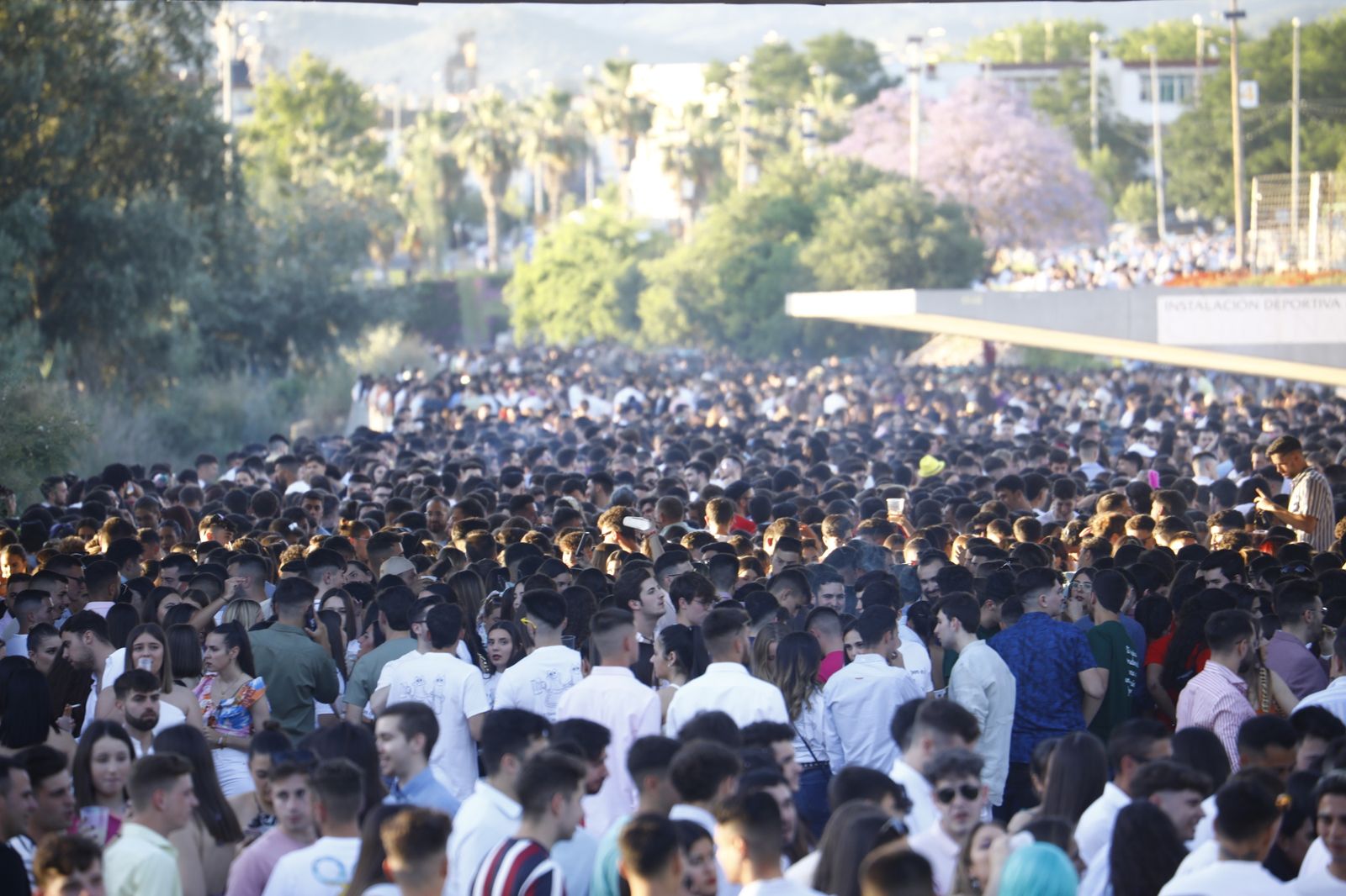 Feria de Córdoba: Las imágenes del botellón multitudinario, en imágenes