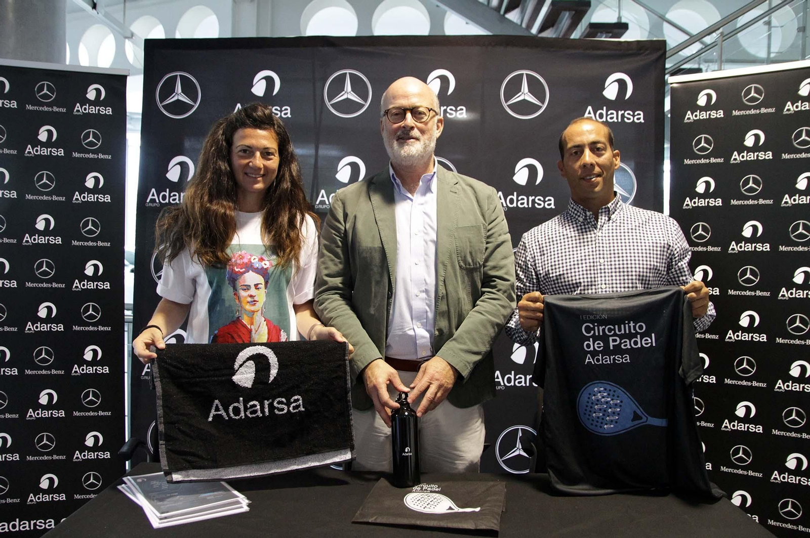 Vanesa González, Pedro Weickert y Daniel García Requena, durante la presentación oficial llevada a cabo ayer.