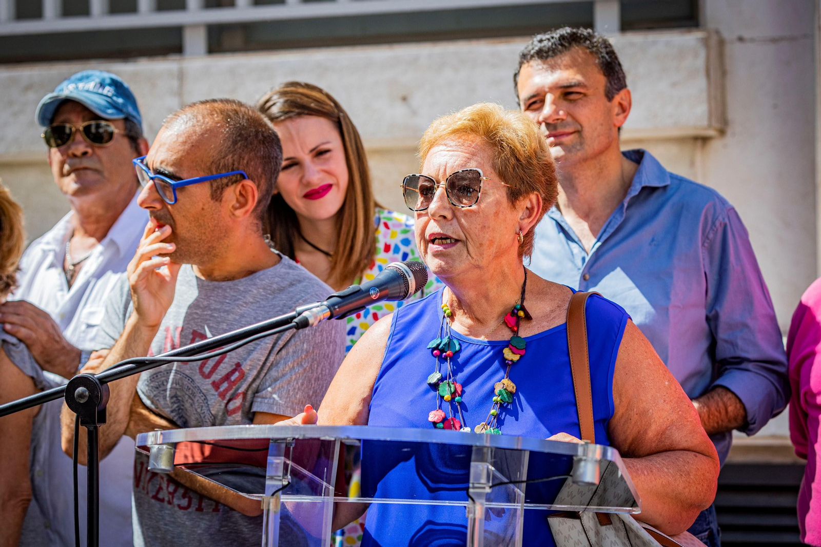 En imágenes: Un bonito homenaje para inaugurar la calle María la Hierbabuena en Cádiz