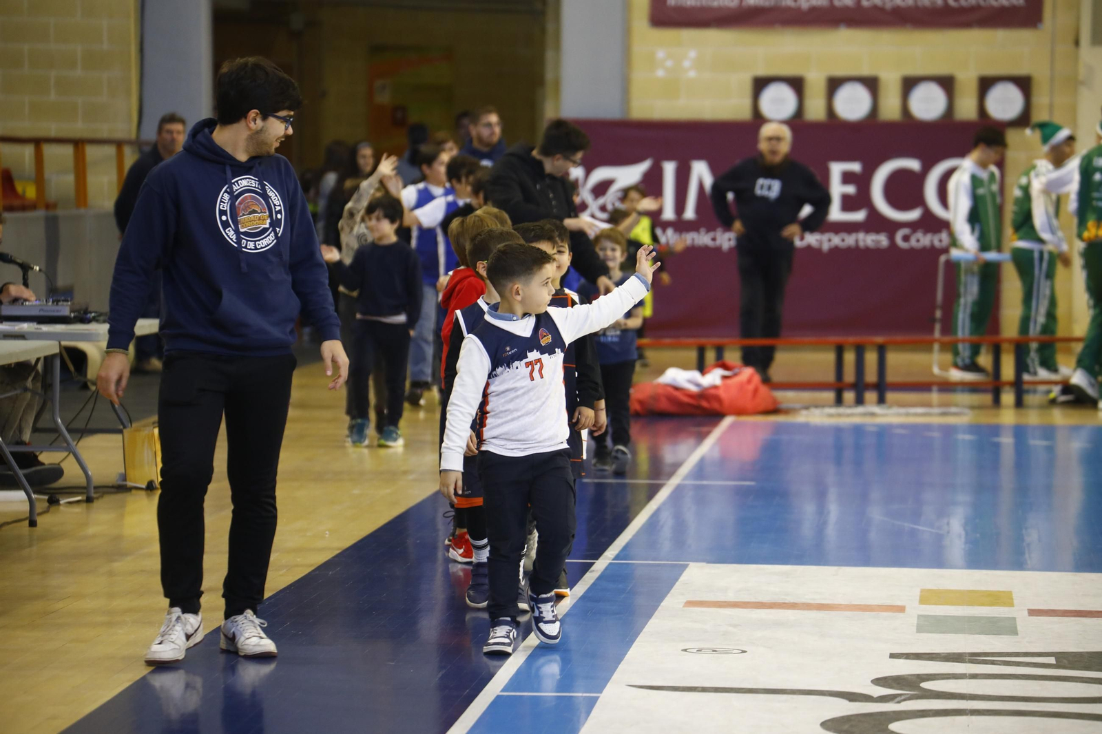 Las mejores fotos del ambiente en Vista Alegre para el Coto Córdoba - Zornotza