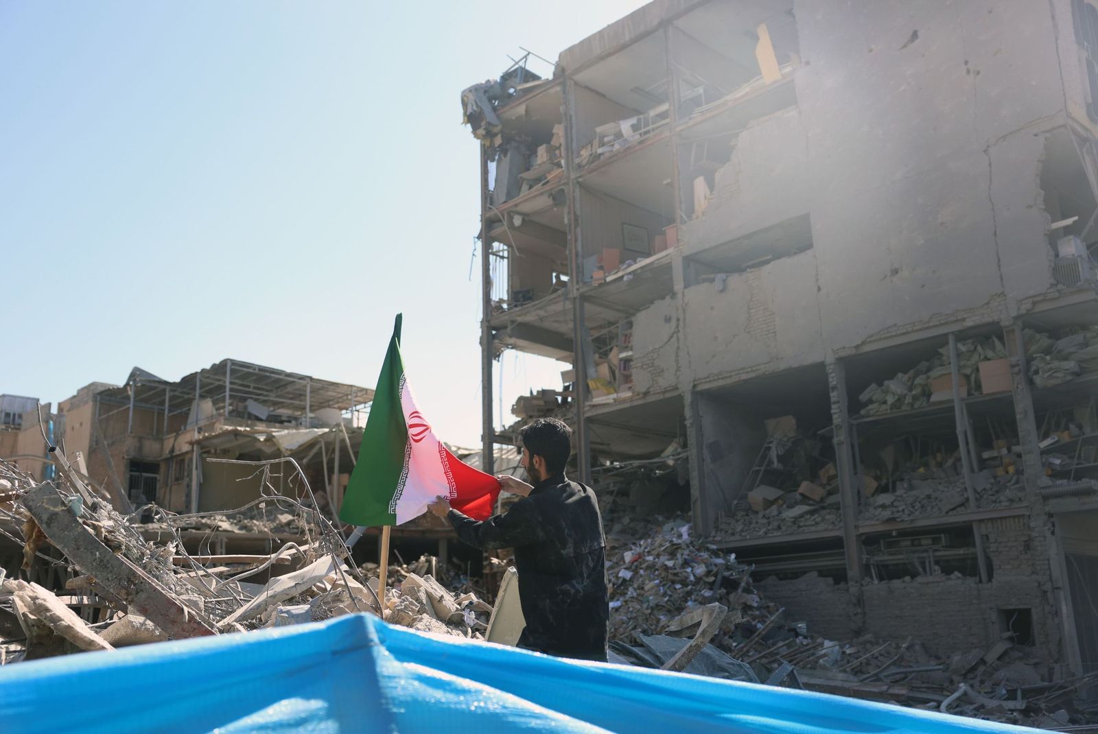 Las fotos de los bombardeos en Irán y Líbano