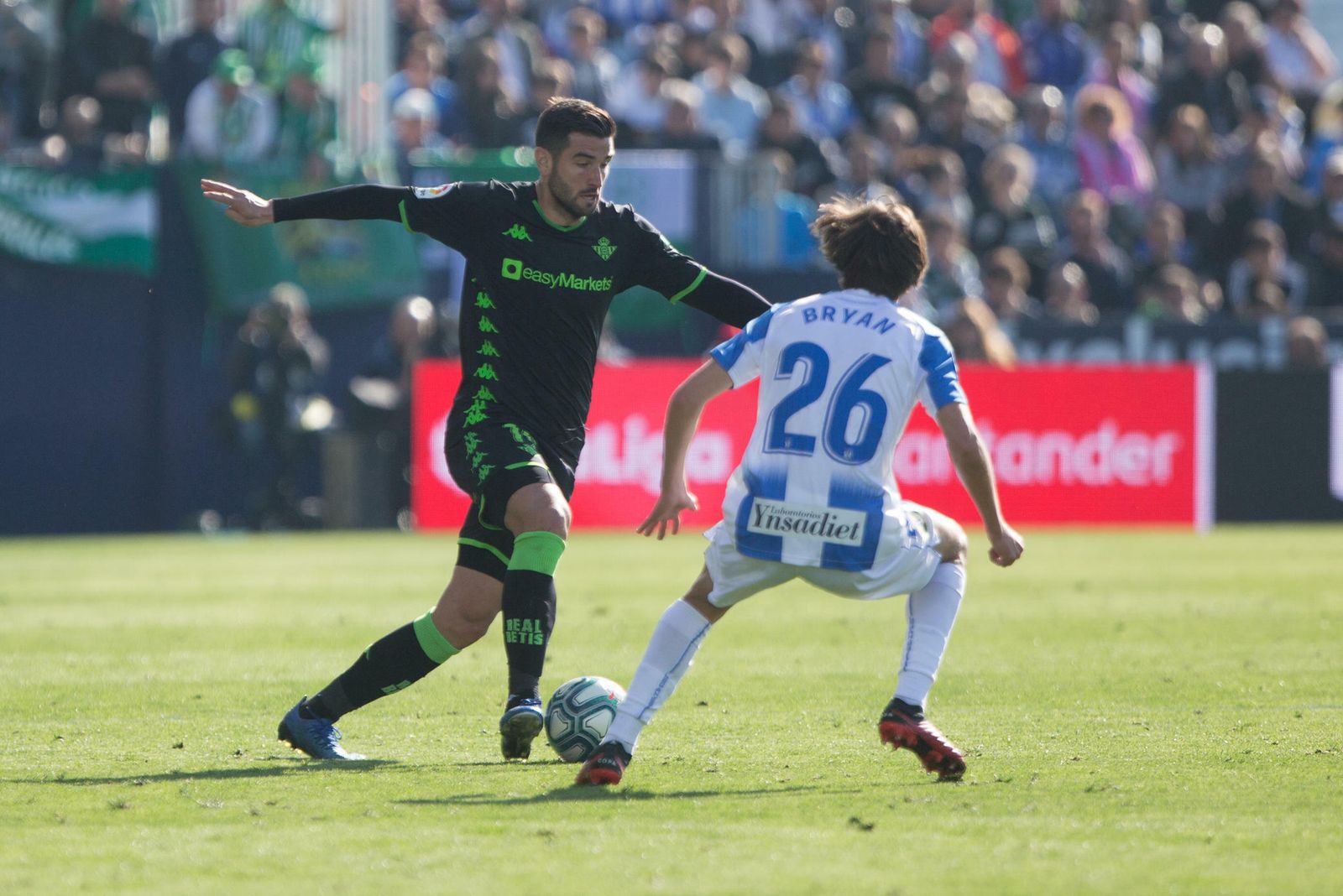 Barragán encara a Bryan Gil durante el pasado Leganés-Betis-