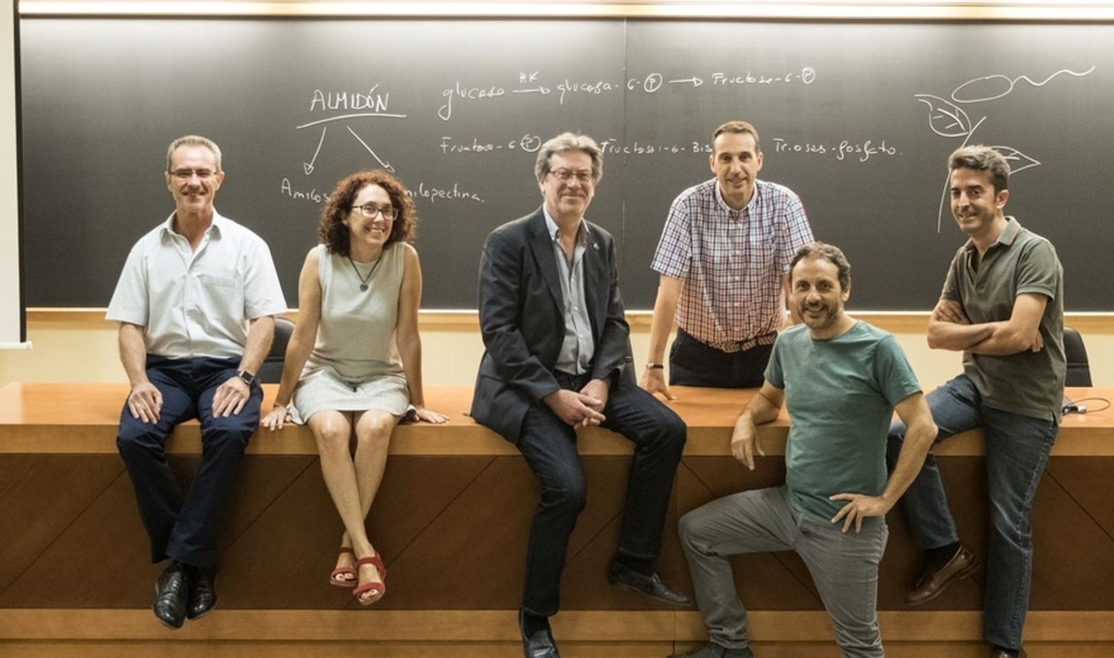 Investigadores de la Facultad de Biología de la US.