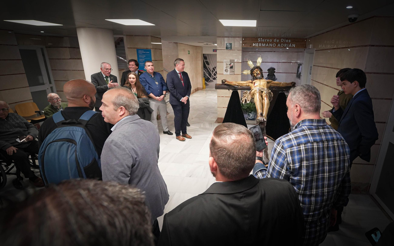 Imágenes del Cristo de la Esperanza con los ancianos del San Juan Grande en Jerez