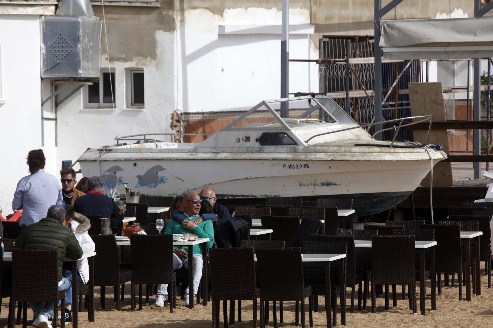 Ambiente en las terrazas de El Rompido y Punta Umbría durante este sábado.