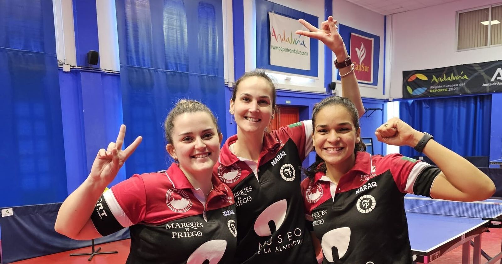 Las jugadoras del Museo de la Almendra Francisco Morales celebran su victoria ante el Irún Leka Enea.