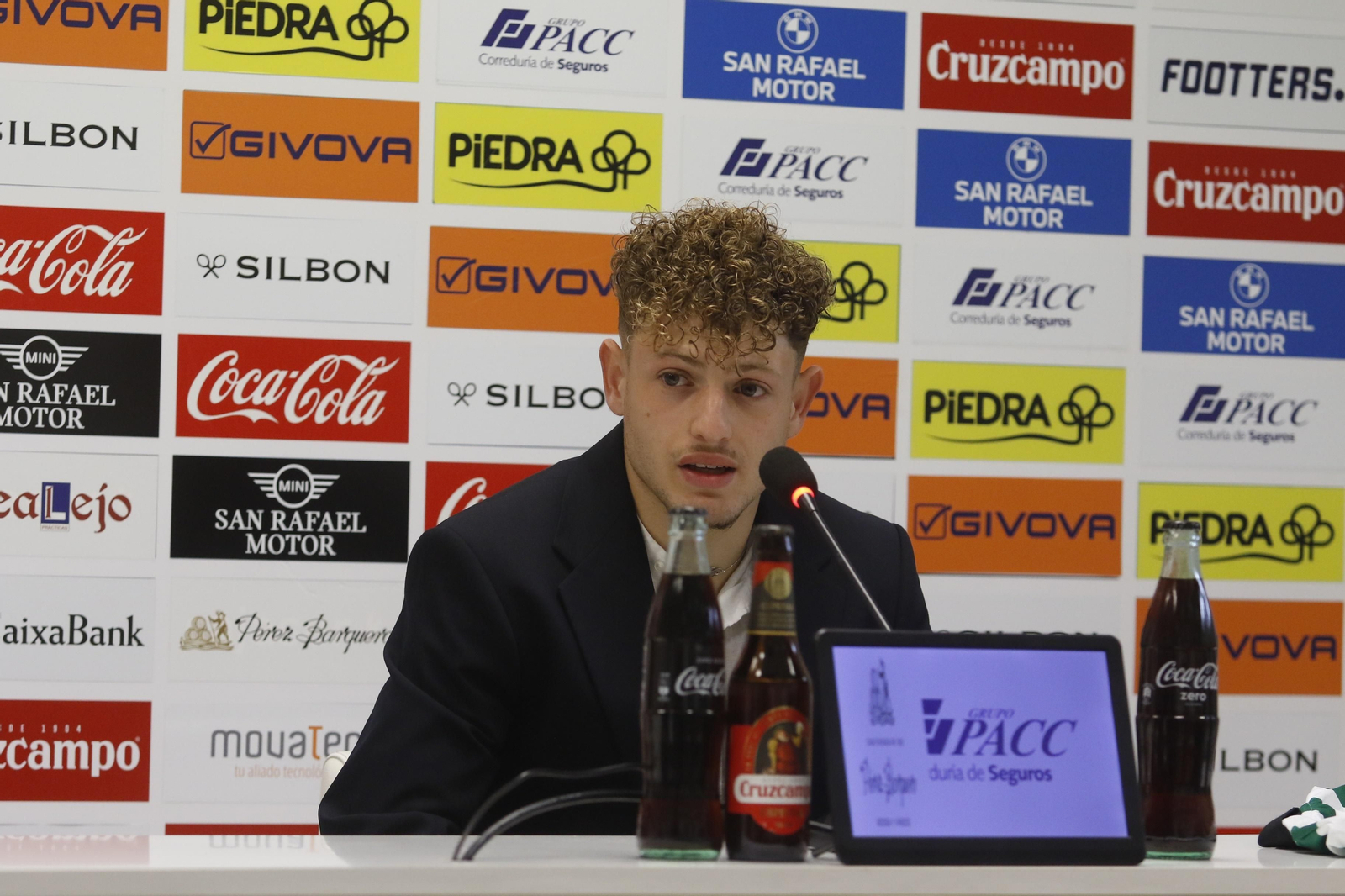 Las imágenes de la renovación de Simo hasta 2024 con el Córdoba CF