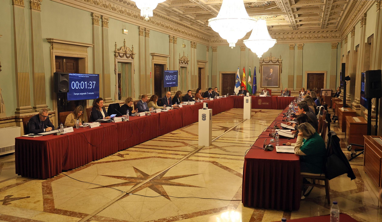 Imágenes de la sesión plenaria del Ayuntamiento de Huelva