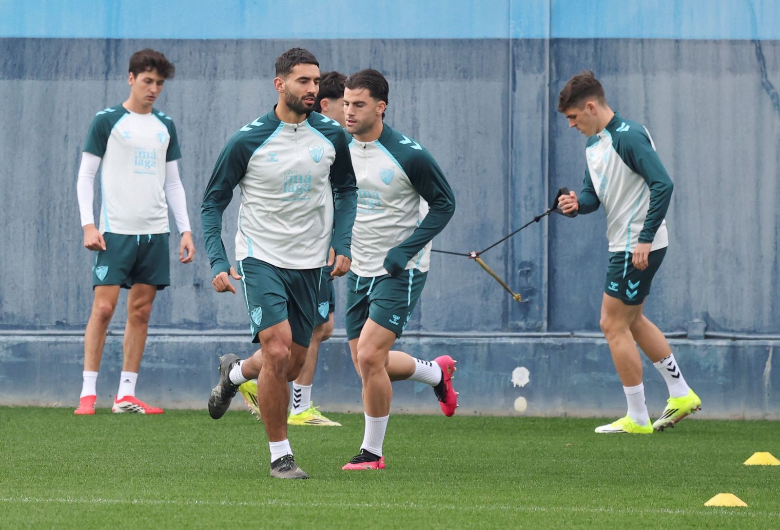 El Málaga CF vuelve al tajo sin Lobete en una semana eterna