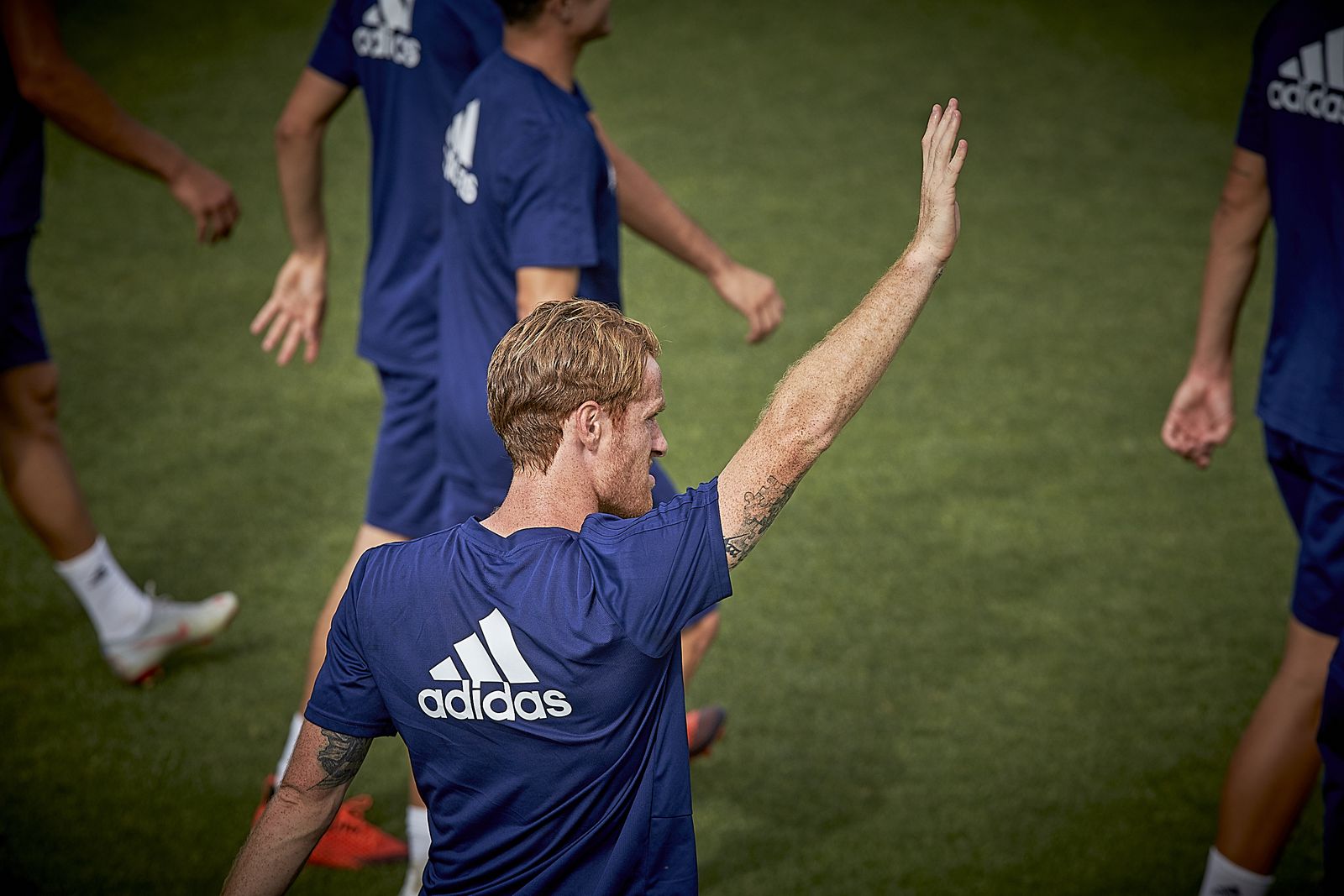 Álex Fernández podría regresar al once si el técnico se decidiera por un trivote.