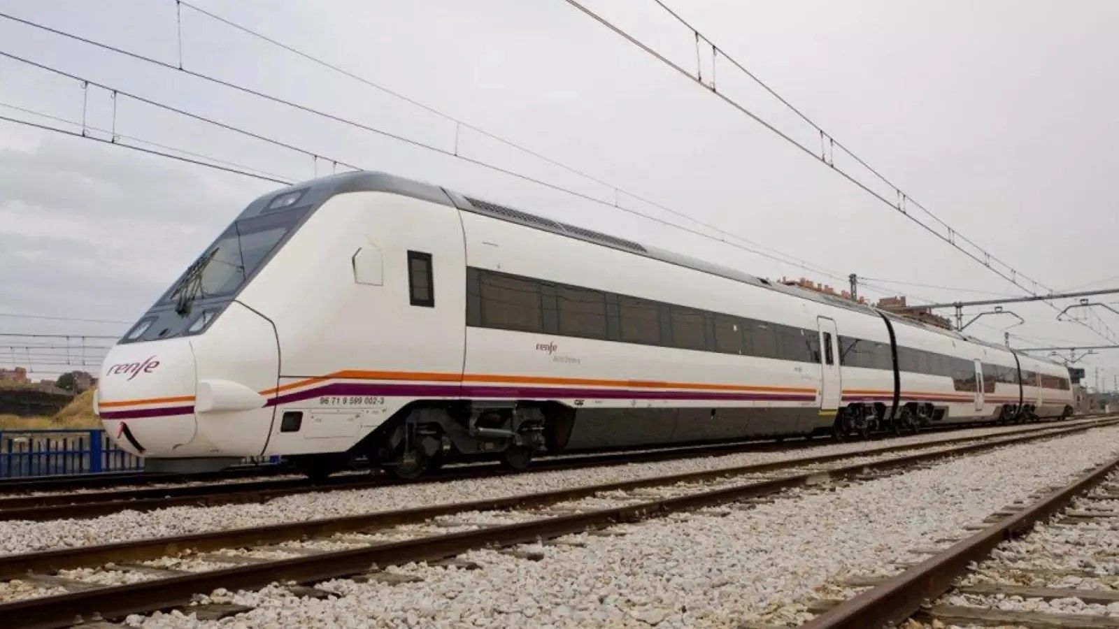 Un tren de Media Distancia.