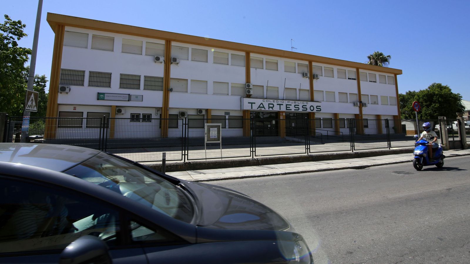 Exterior del colegio público Tartessos.