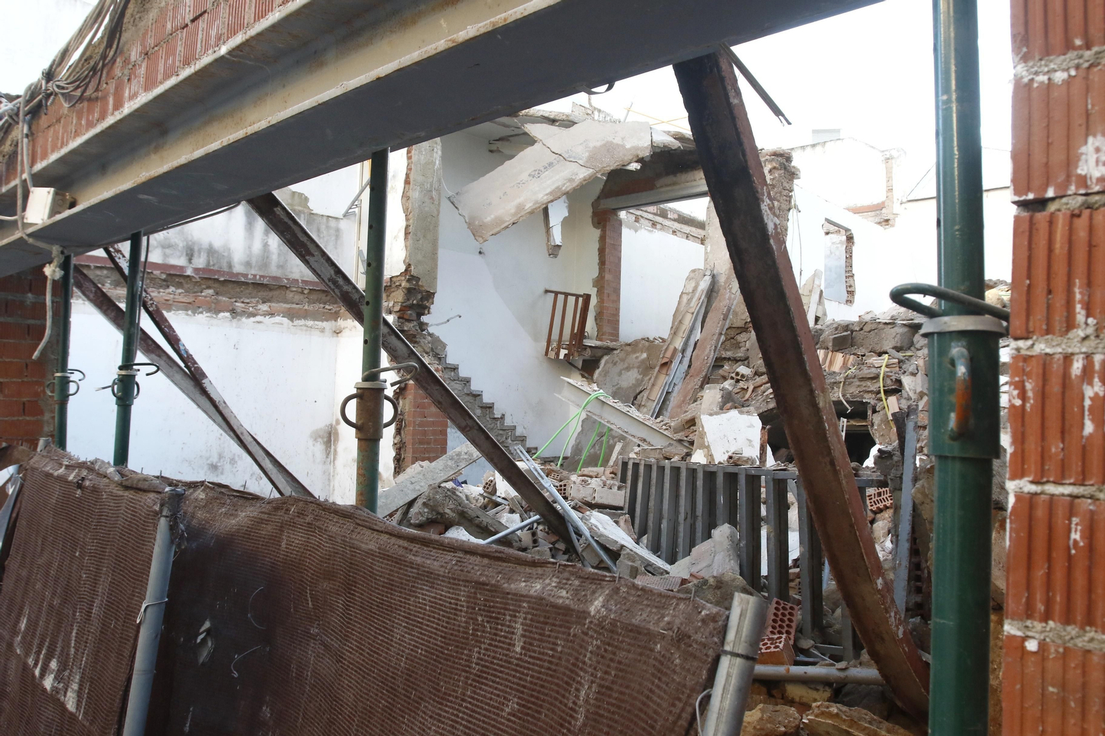 El derrumbe de la casa de la calle San Acisclo en Córdoba, en imágenes
