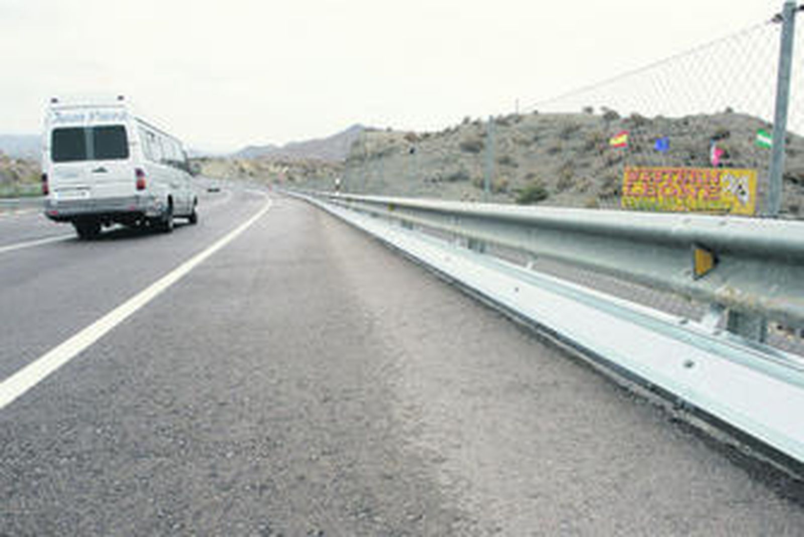 Los motoristas circulan ahora por la A-92 más seguros.