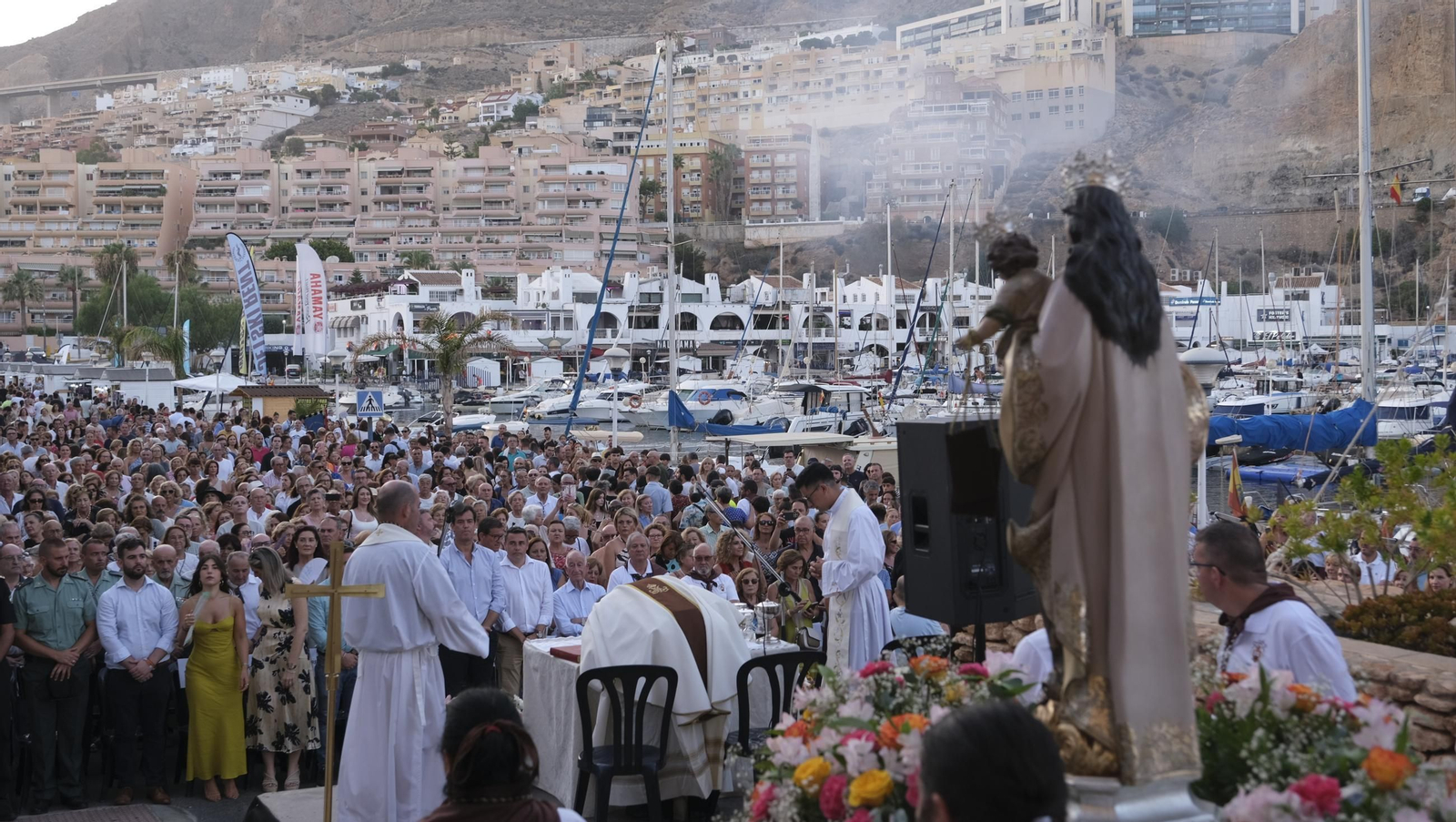 Procesión marítima de la Virgen del Carmen en Aguadulce (Roquetas de Mar), en imágenes