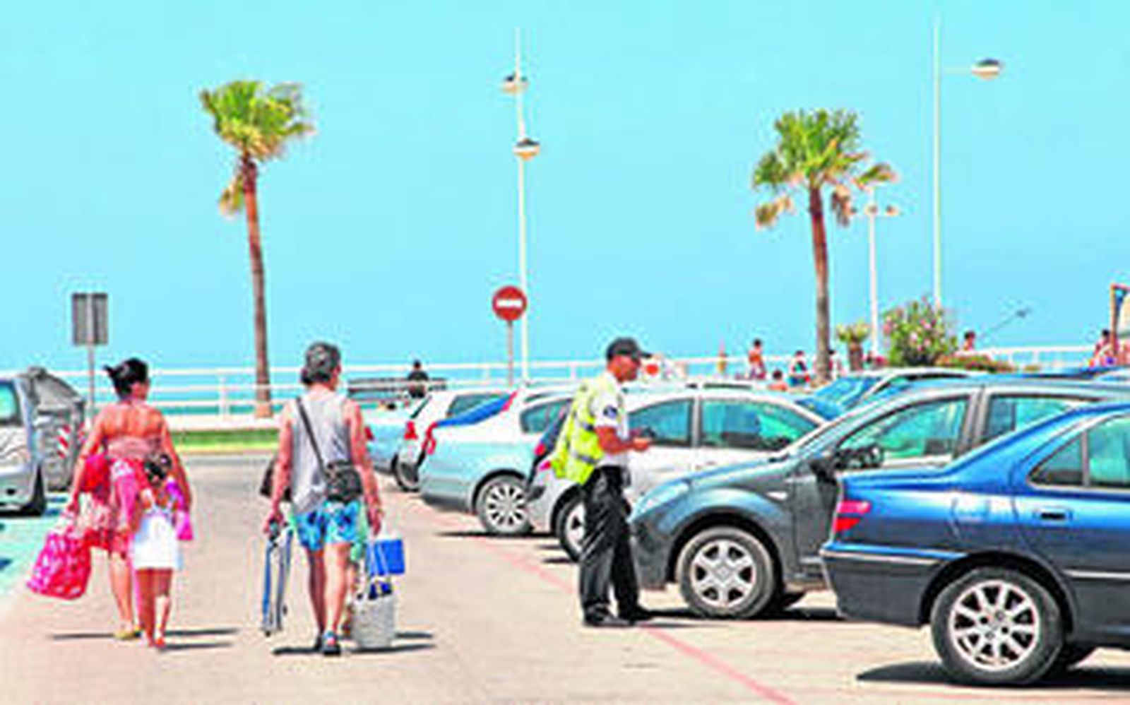 Una imagen de archivo de la zona naranja de Valdelagrana durante el pasado mes de julio.
