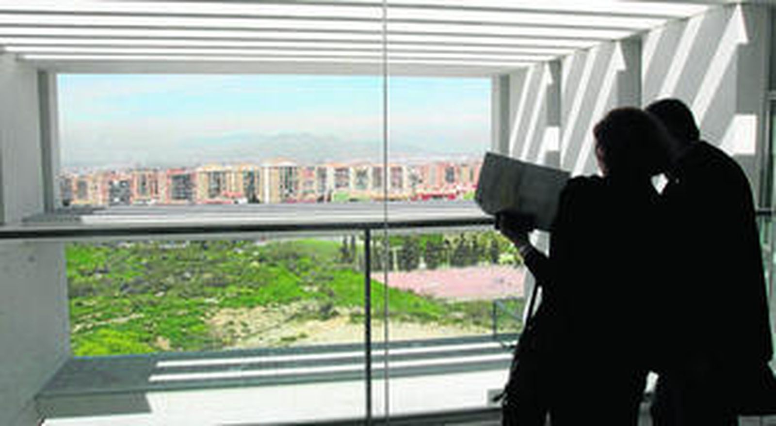 El centro de investigación sobre mente y cerebro se encuentra a las espaldas de la Facultad de Farmacia, en Cartuja.