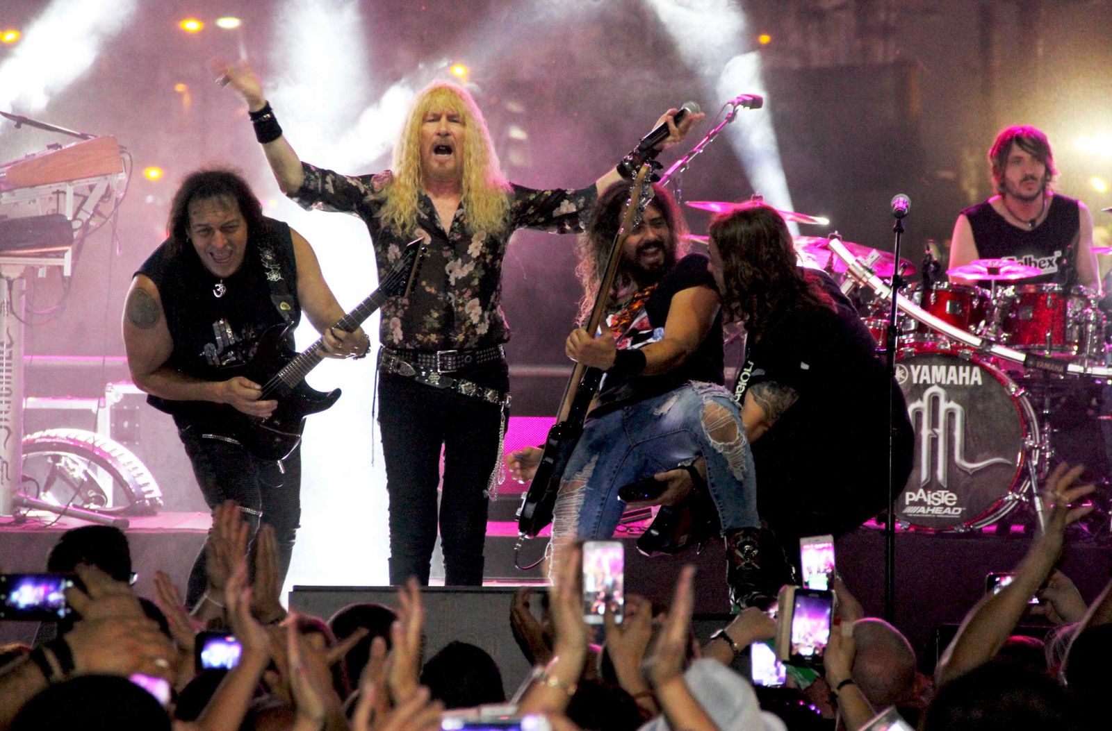 Los cordobeses Medina Azahara, en pleno concierto en El Puerto de Roquetas