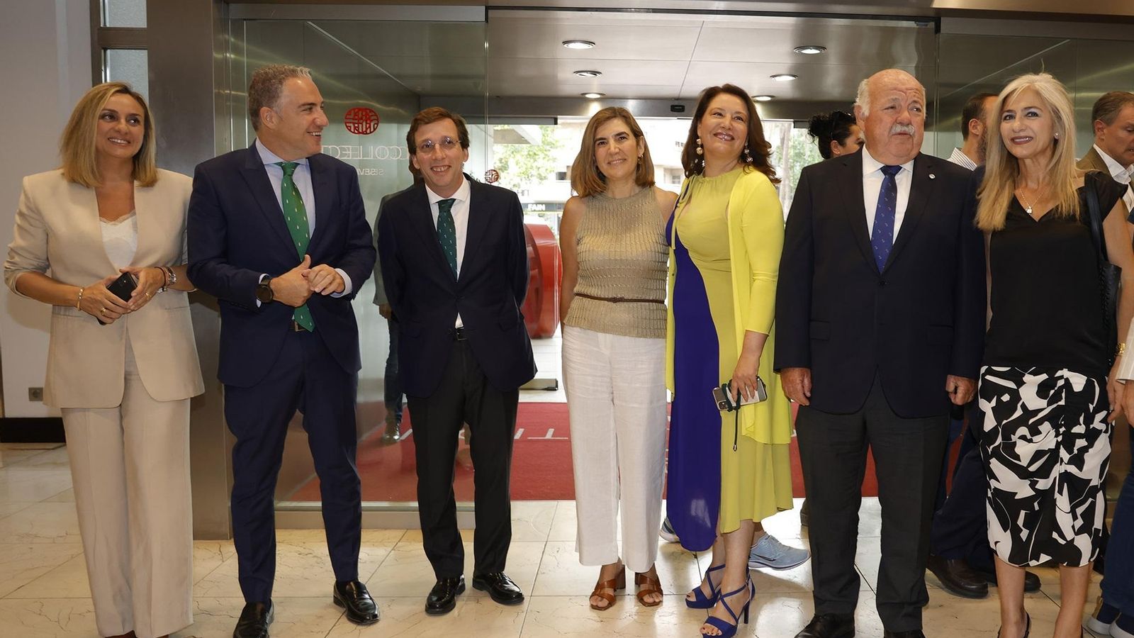 Marifrán Carazo, Elías Bendodo, José Luis Martínez-Almeida, Rocío Blanco, Carmen Crespo, Jesús Aguirre y Patricia del Pozo.