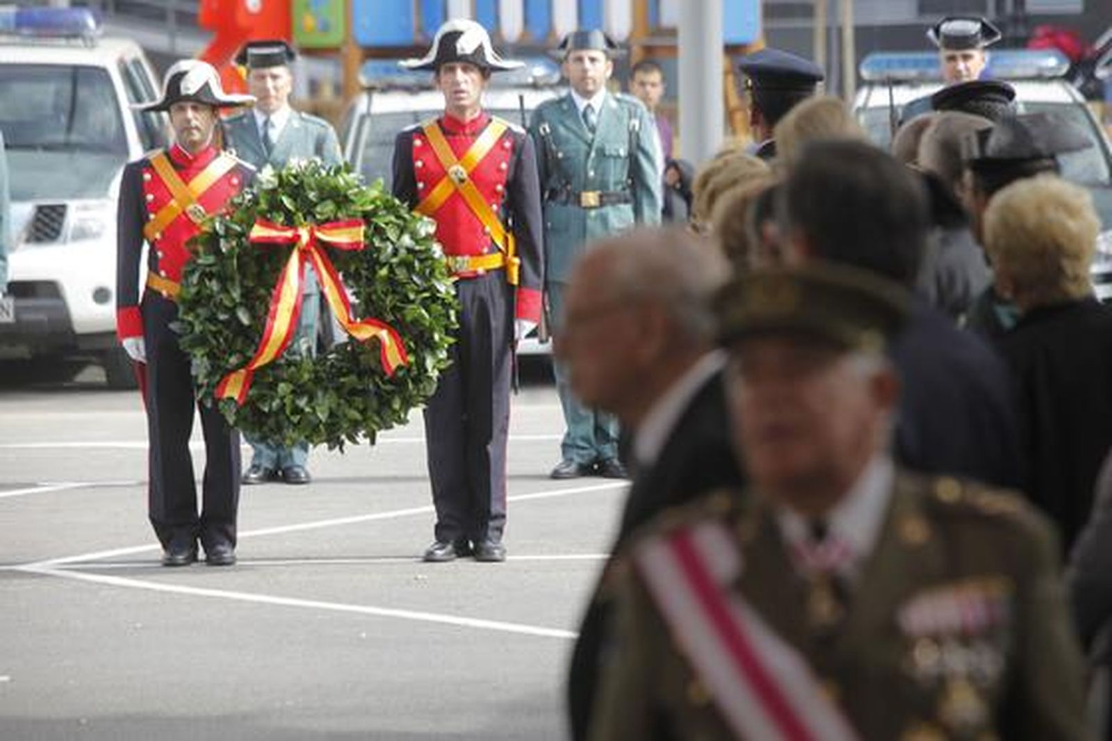 La Comandancia de la Guardia Civil de Cádiz celebra la festividad de su Patrona, la Virgen del Pilar.

Foto: Jesus Marin